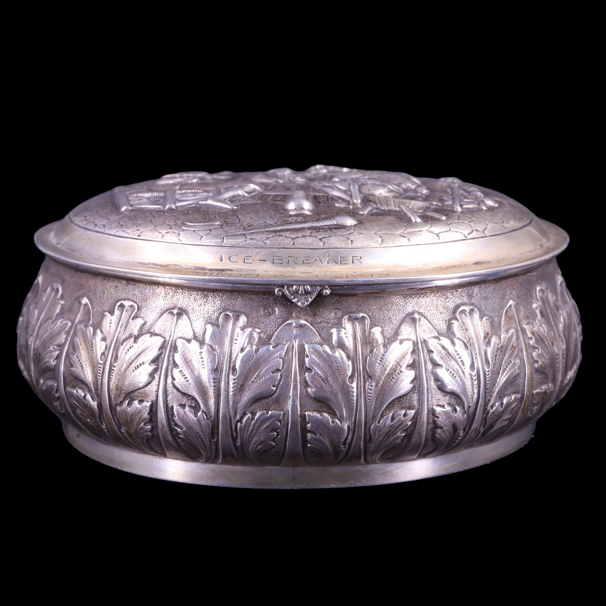 A Dutch white-metal tobacco or similar box, of oval bombe form, the hinged lid relief decorated in - Image 3 of 8
