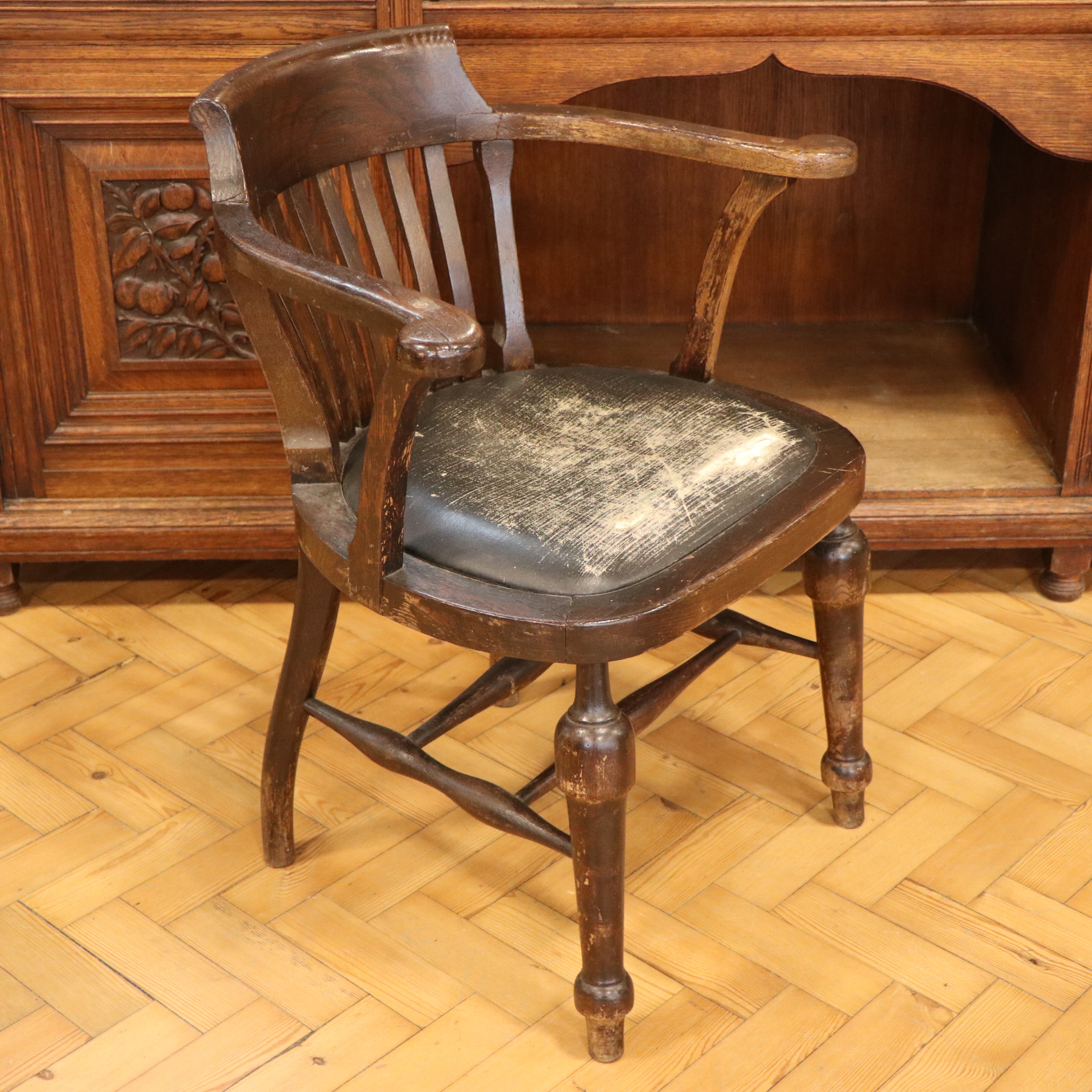 A late 19th / early 20th Century oak office armchair - Image 2 of 3