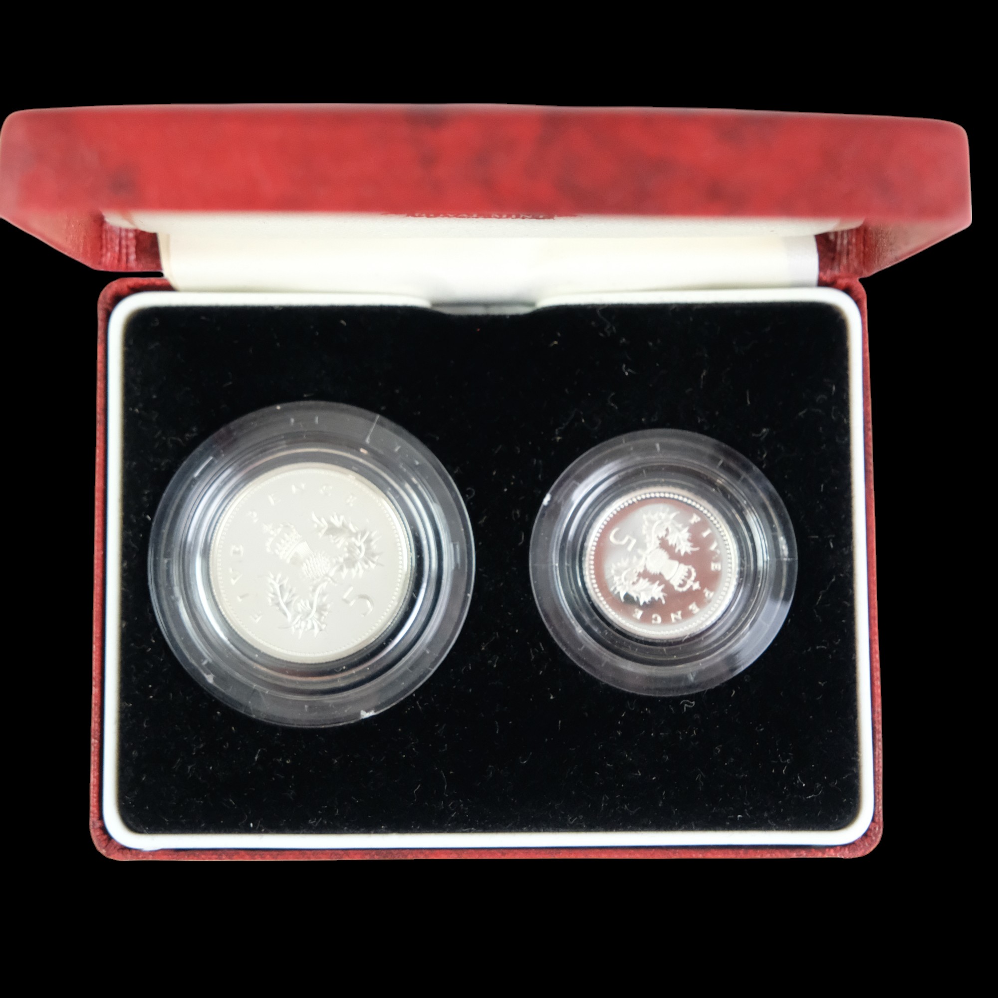 A cased Royal Mint 1990 Silver Proof Five Pence Two-Coin Set, together with 1990 five pence and a - Image 4 of 8