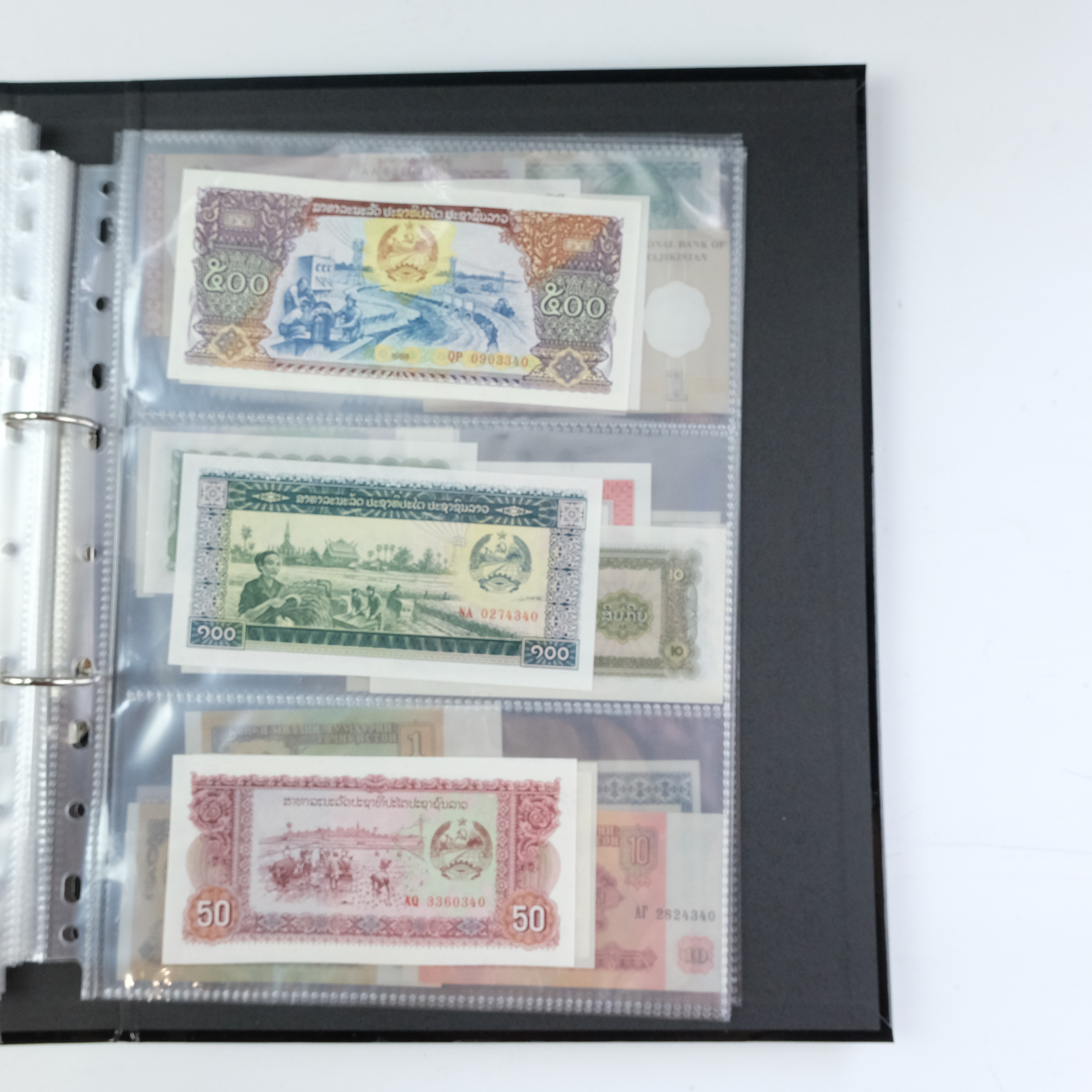 A well-presented album of world banknotes including Indonesia, Yugoslavia, Belarus, Peru, Brazil, - Image 26 of 30