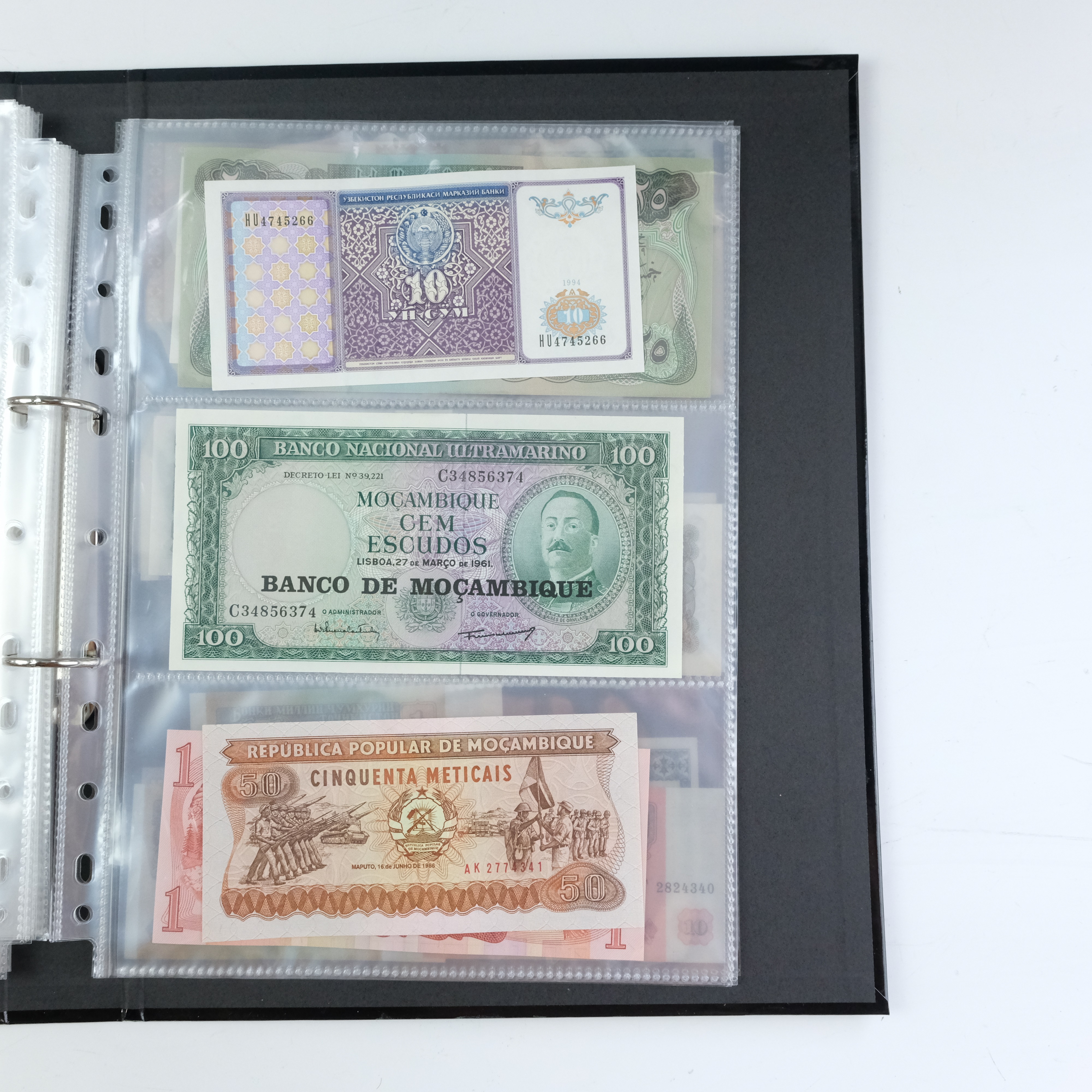 A well-presented album of world banknotes including Indonesia, Yugoslavia, Belarus, Peru, Brazil, - Image 24 of 30