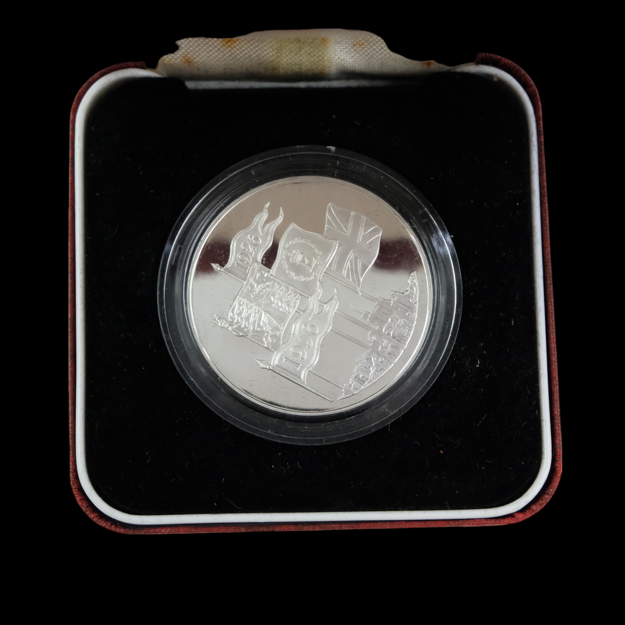 A group of silver proof royal commemorative coins including a 1996 70th Birthday crown, 1981 royal - Image 9 of 34