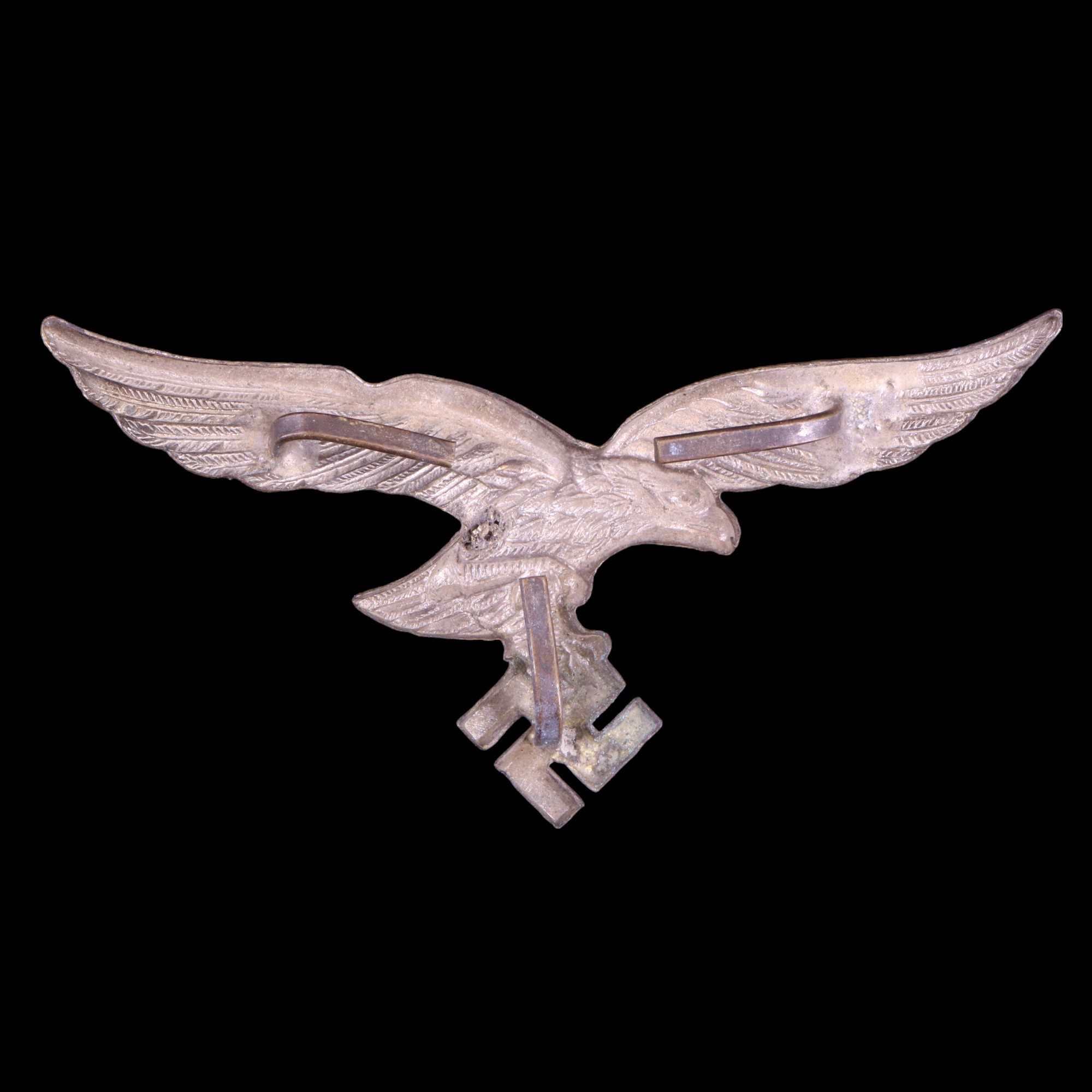 A German Third Reich Luftwaffe peaked cap badge, 68 mm - Image 2 of 2
