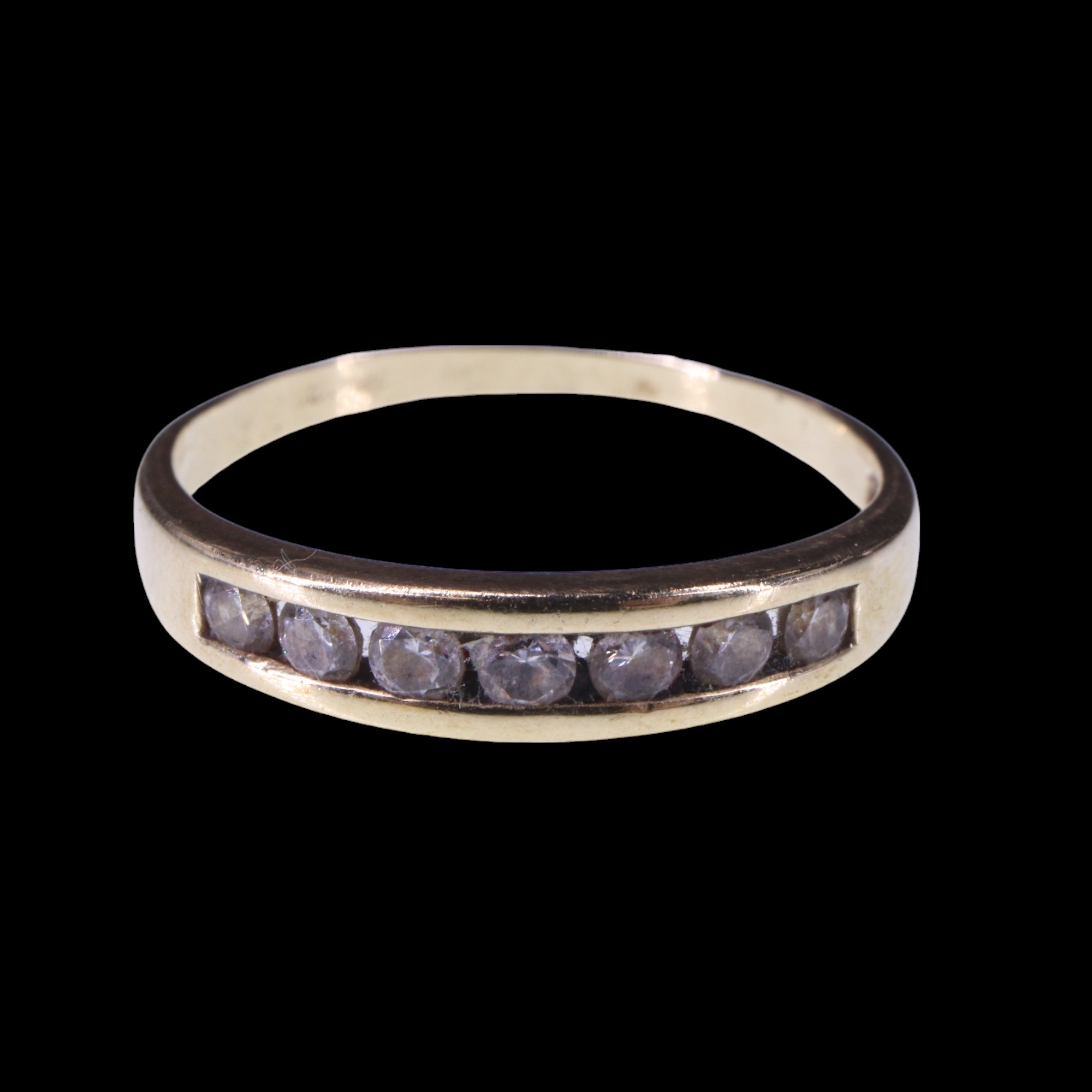 A contemporary channel-set paste and 9 ct yellow metal half-hoop eternity ring, Q/R, 1.6 g - Image 2 of 3