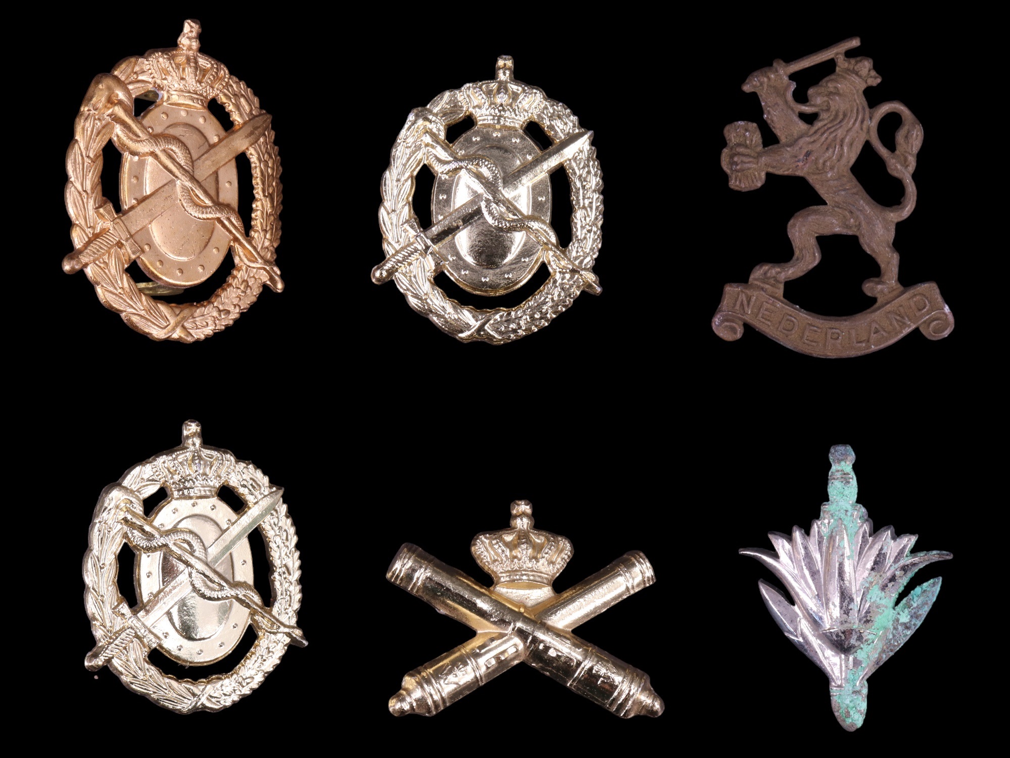 A large collection of Netherlands army and other military cap badges etc - Image 3 of 5