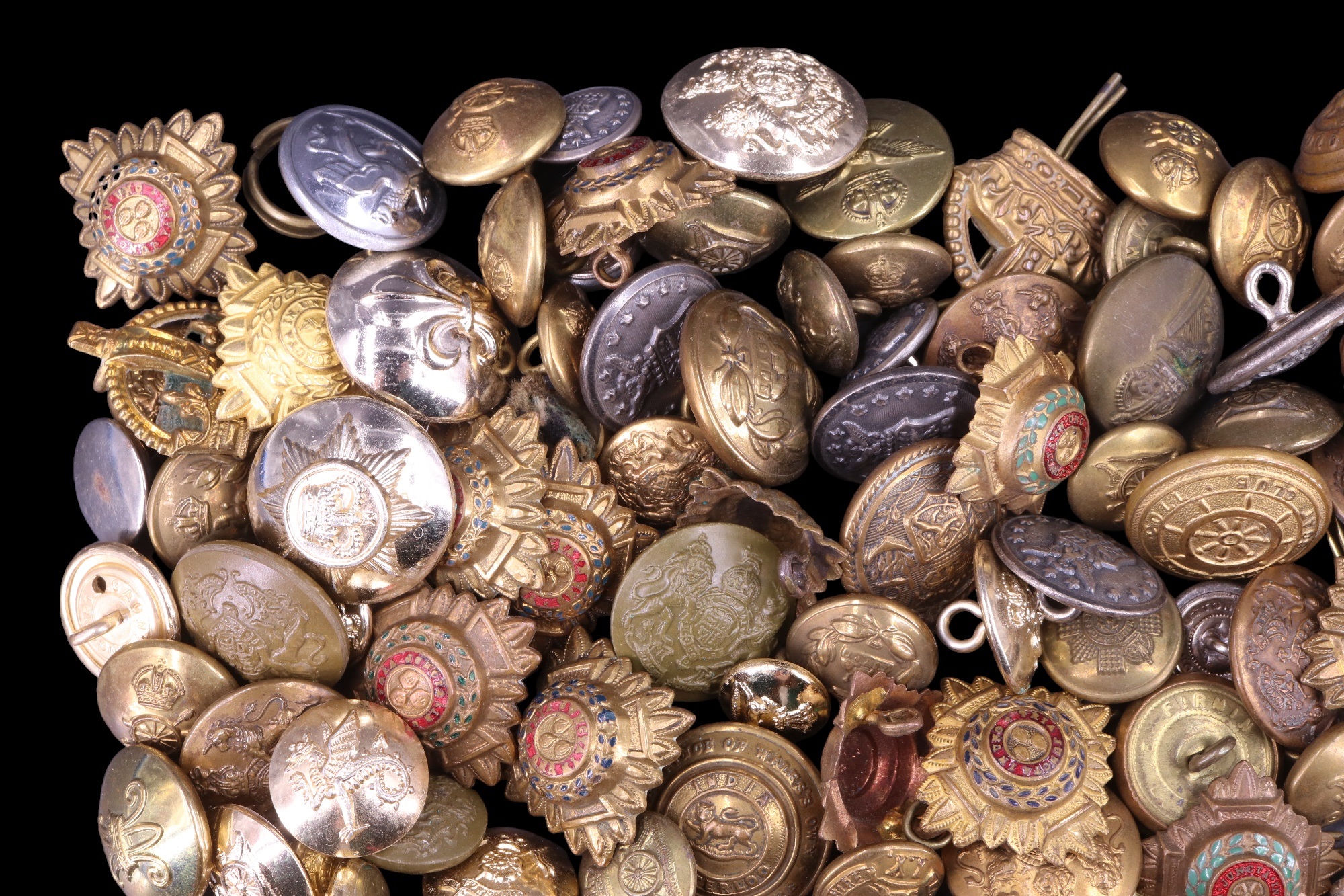 A quantity of British army buttons and rank badges etc - Image 3 of 7