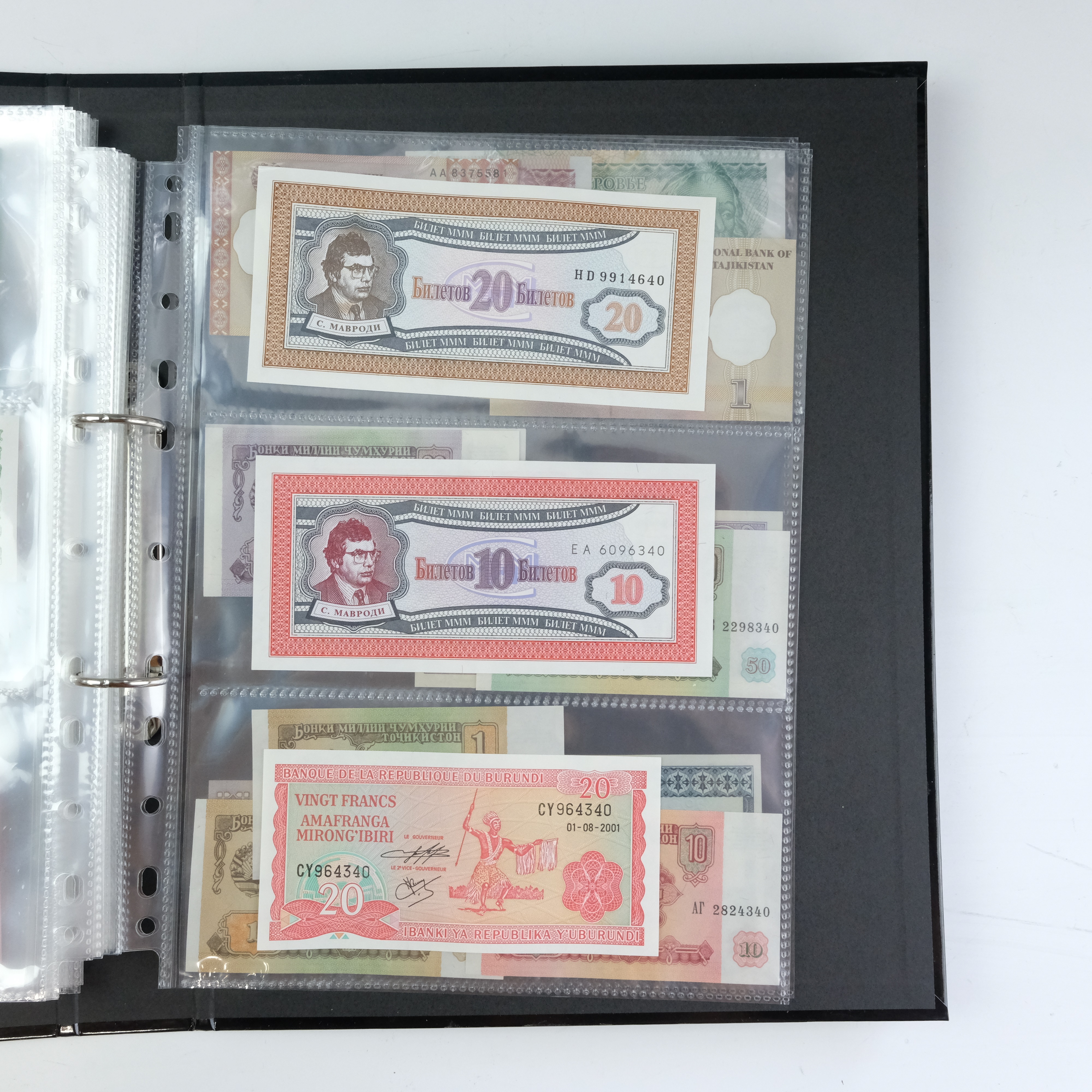 A well-presented album of world banknotes including Indonesia, Yugoslavia, Belarus, Peru, Brazil, - Image 28 of 30