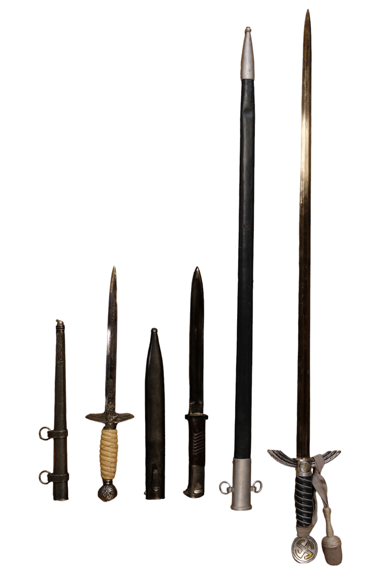 A Luftwaffe officer's sword and dagger together with a German K98 bayonet, (not period)