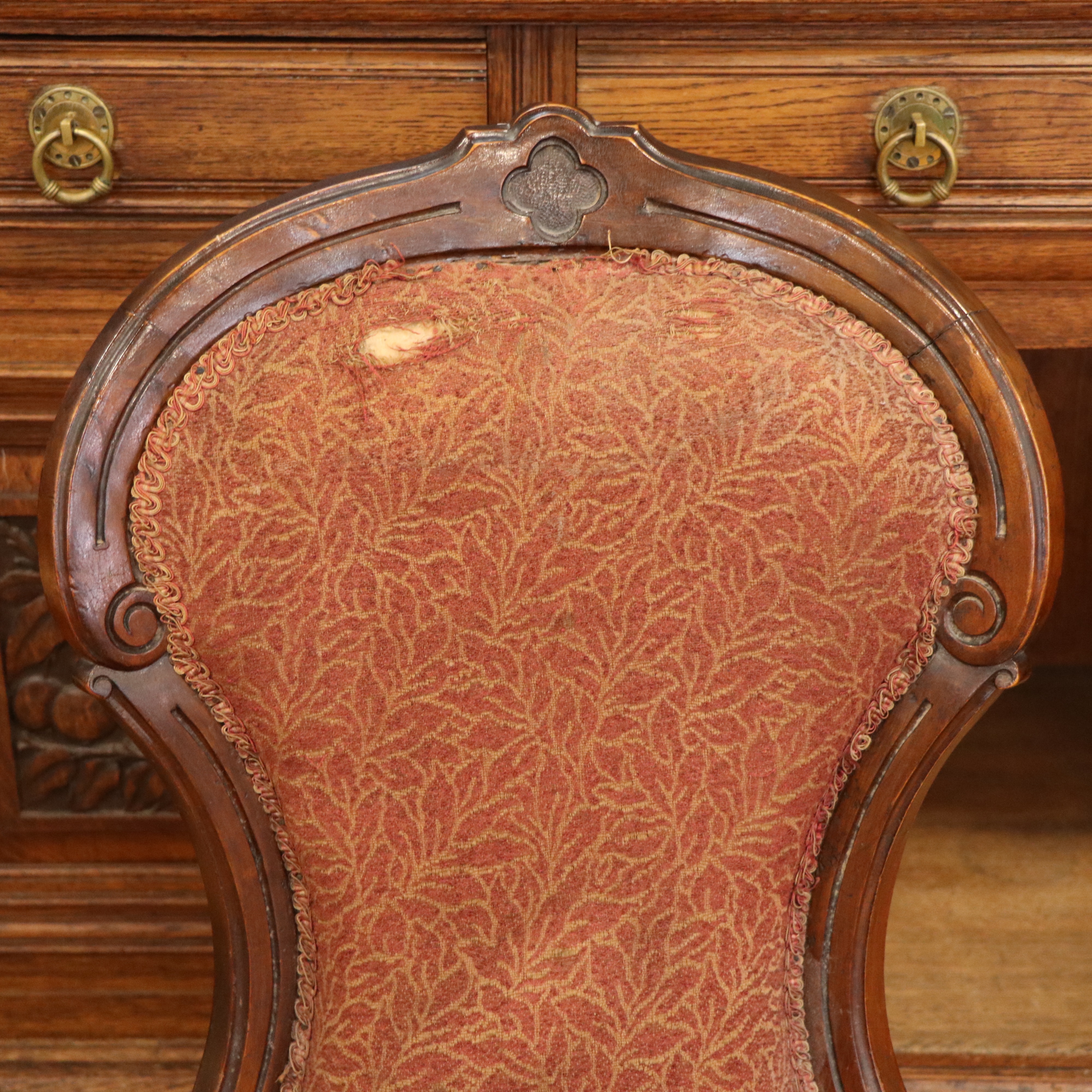 A Victorian upholstered spoon-back nursing chair - Image 3 of 3