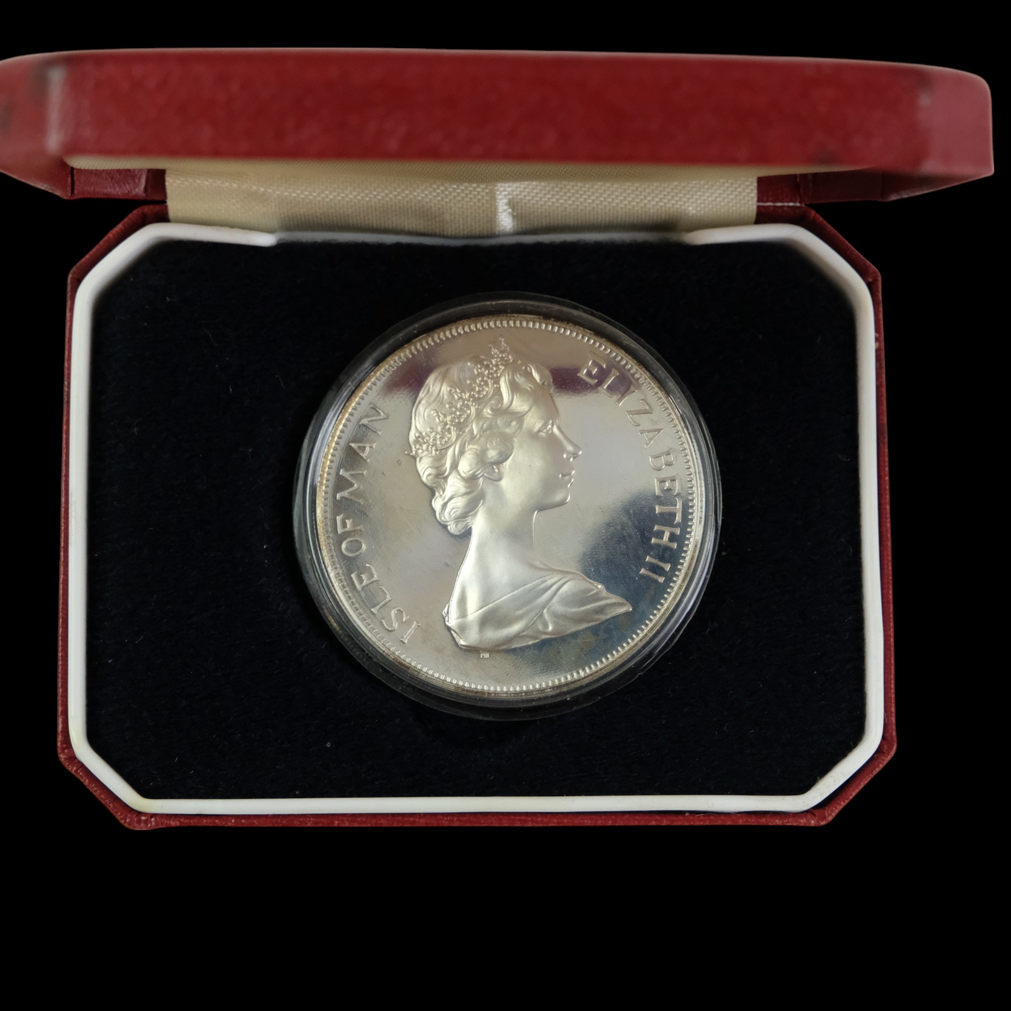 A group of silver proof royal commemorative coins including a 1996 70th Birthday crown, 1981 royal - Image 13 of 34