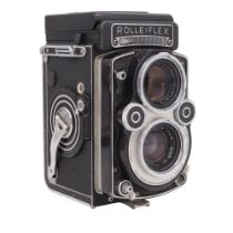A Franke & Heidecke Rolleiflex 3.5F Model 5 twin lens reflex camera, having Schneider Kreuznach