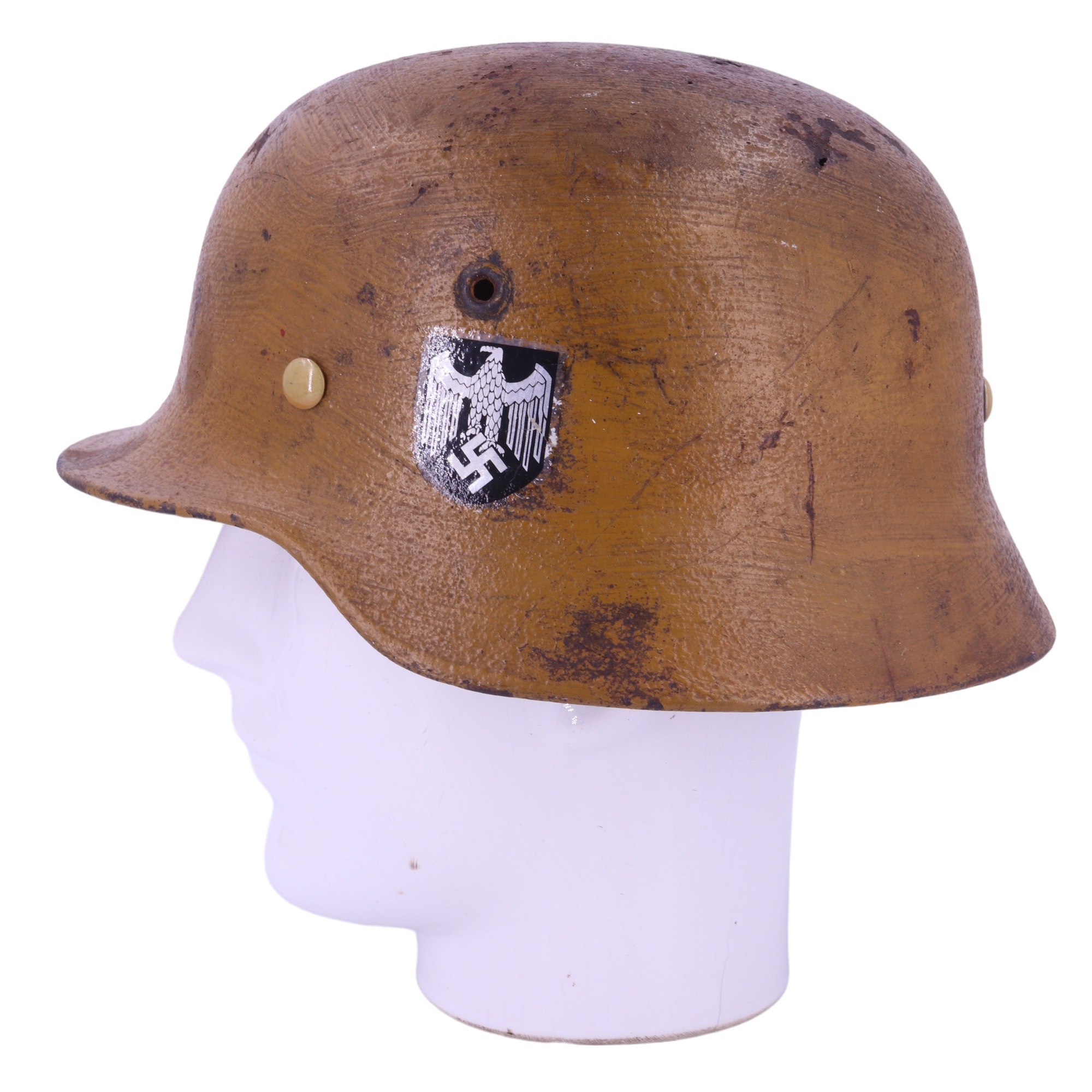 A German Third Reich steel helmet, re-painted and re-lined - Image 5 of 7