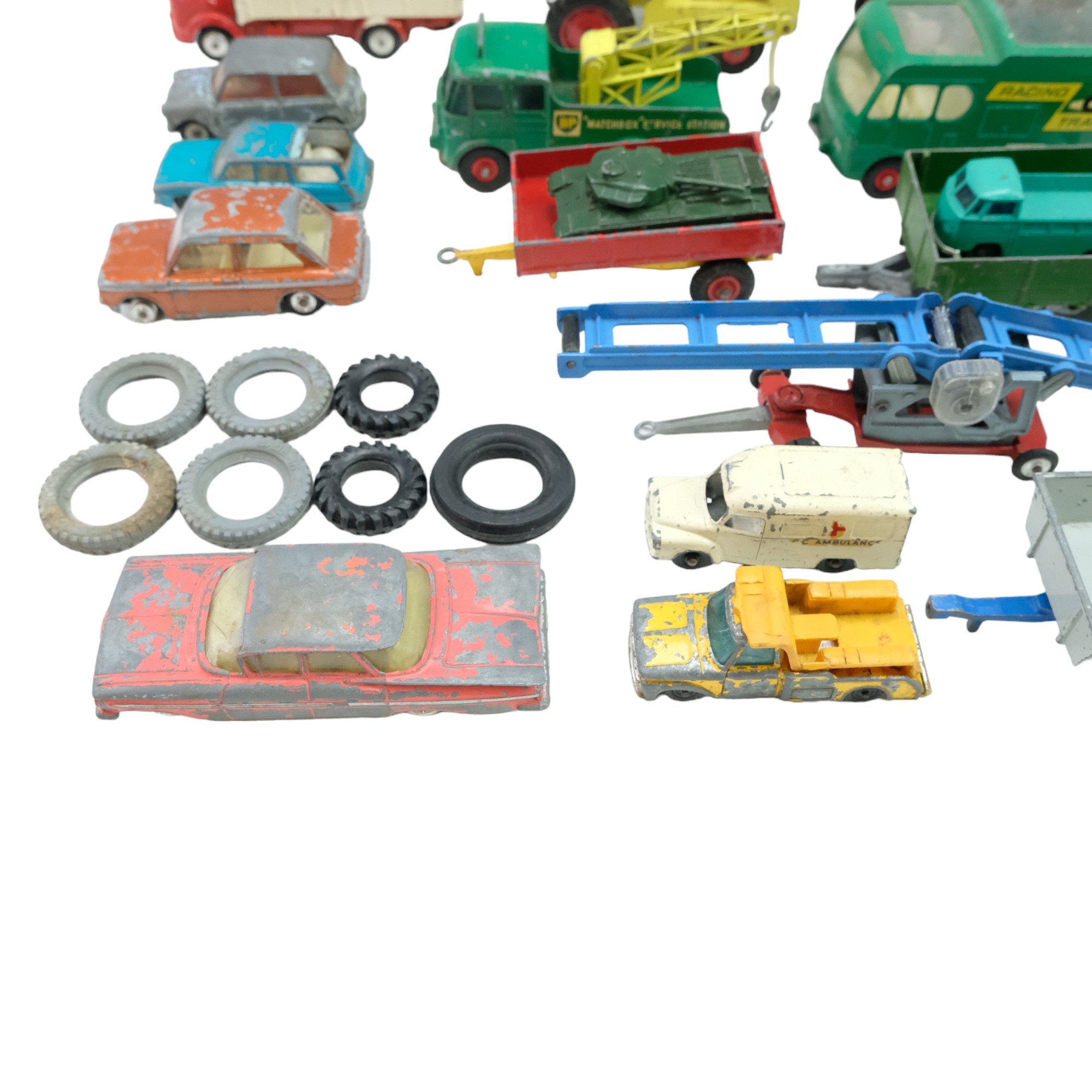 A quantity of Corgi and Matchbox diecast model cars and wagons including a racing transporter and - Image 5 of 5