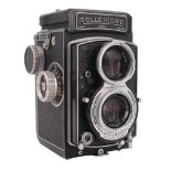 A Franke & Heidecke Rolleicord V twin lens reflex camera, having Schneider Kreuznach Xenar 1:3,5/