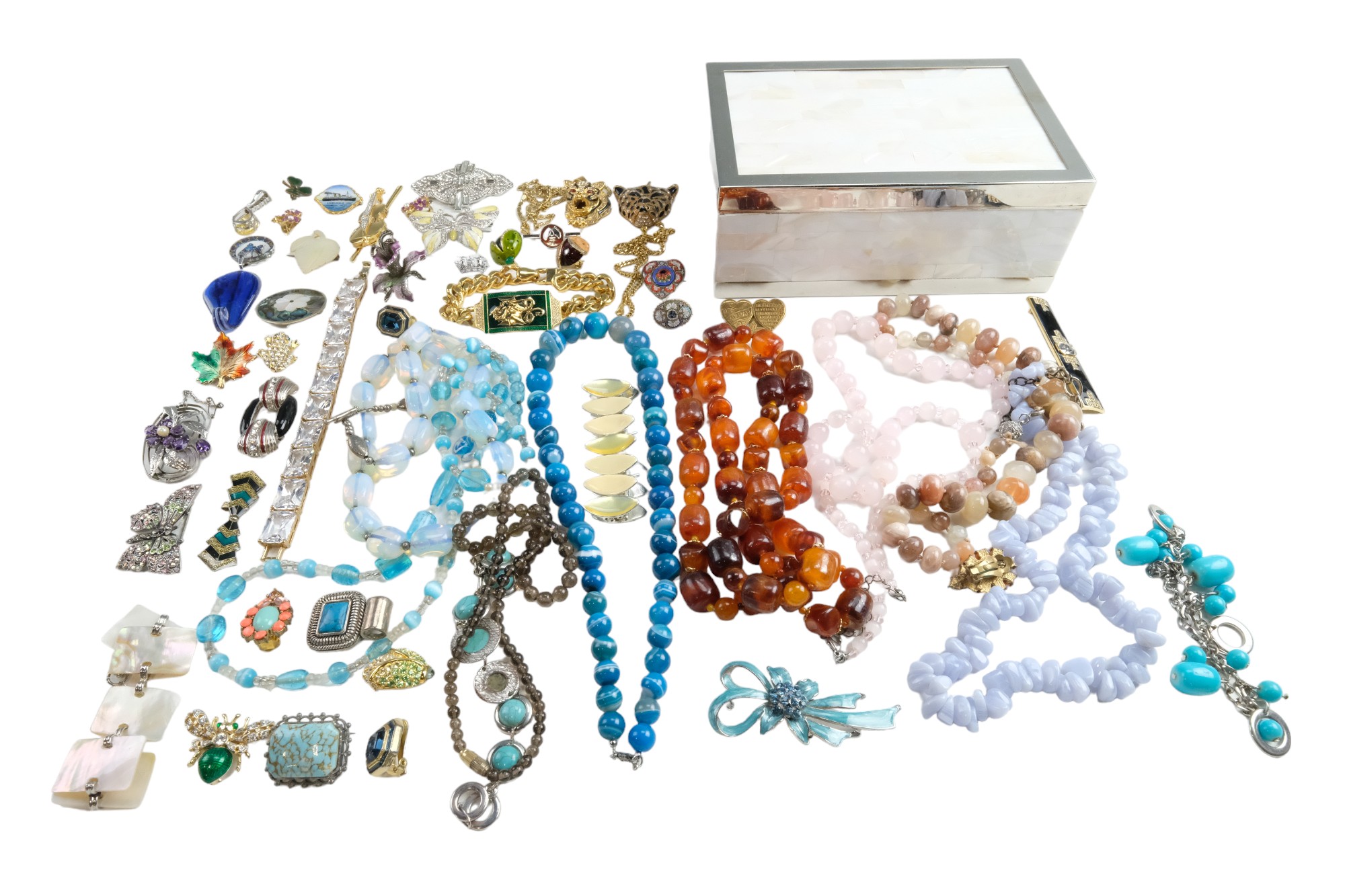 A jewellery box and quantity of vintage and later costume jewellery, including glass bead necklaces, - Image 2 of 6