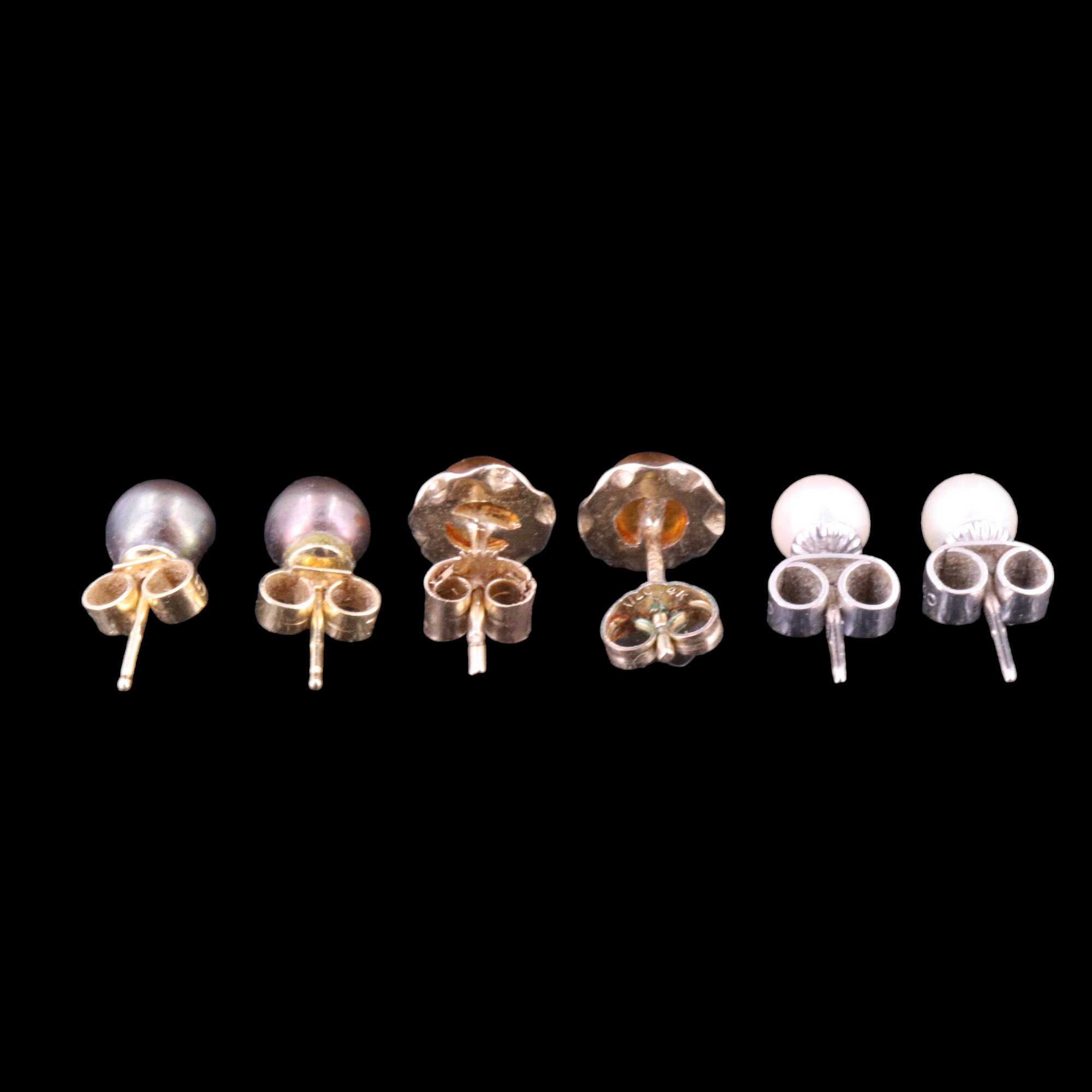 A pair of pearl earrings together with a similar black pearl pair and a set of 9 ct gold mounted - Image 2 of 2
