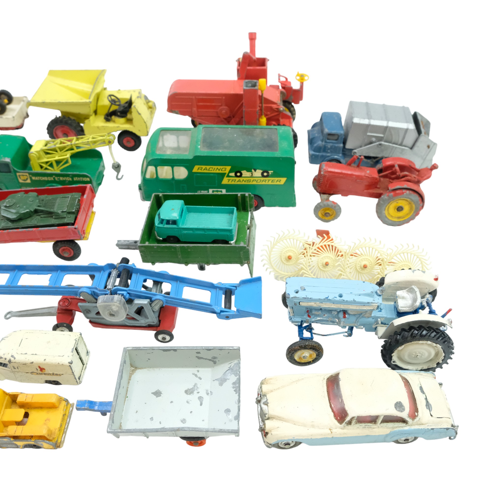 A quantity of Corgi and Matchbox diecast model cars and wagons including a racing transporter and - Image 3 of 5