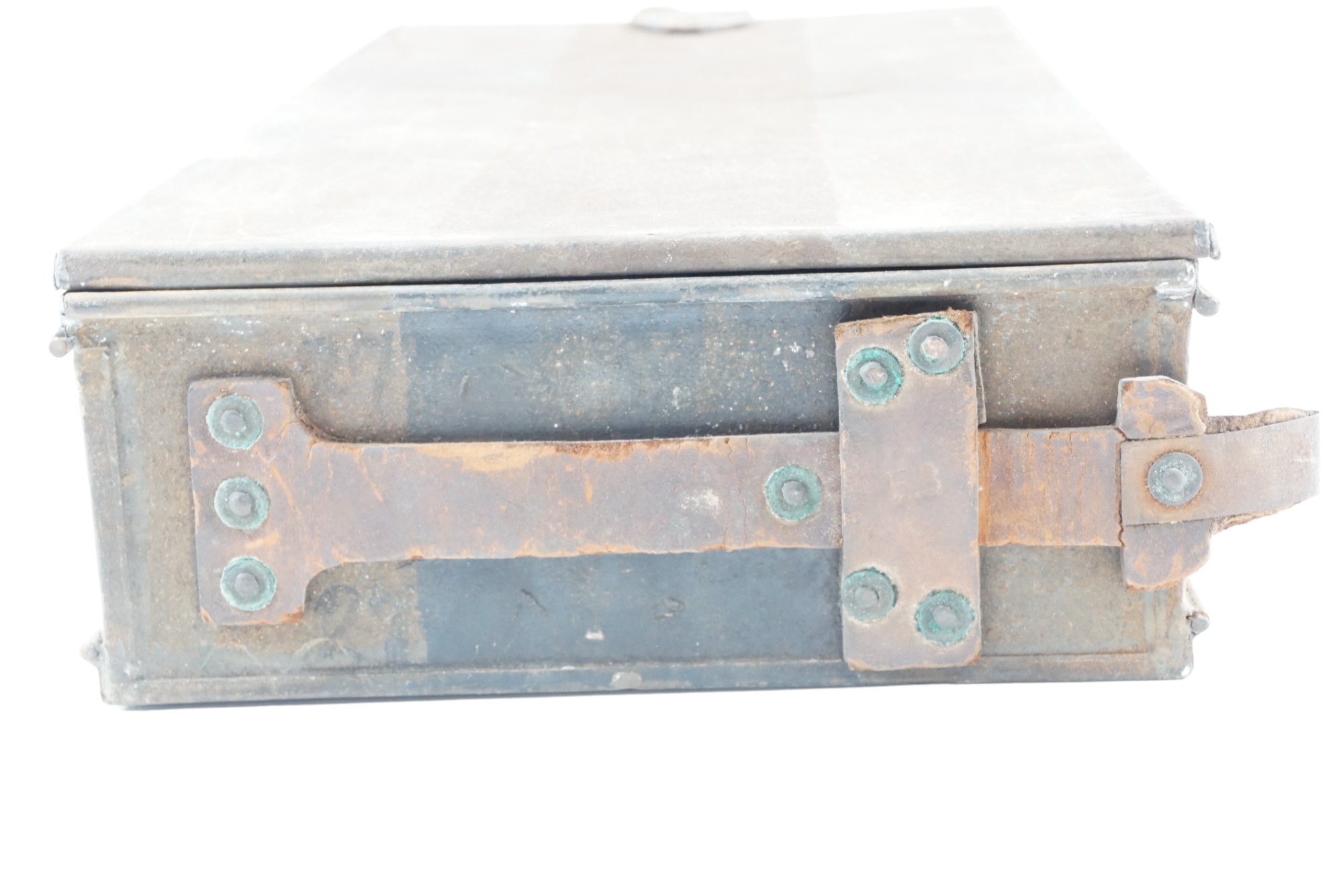 A Great War British Tank Corps Hotchkiss machine gun ammunition box - Image 2 of 4