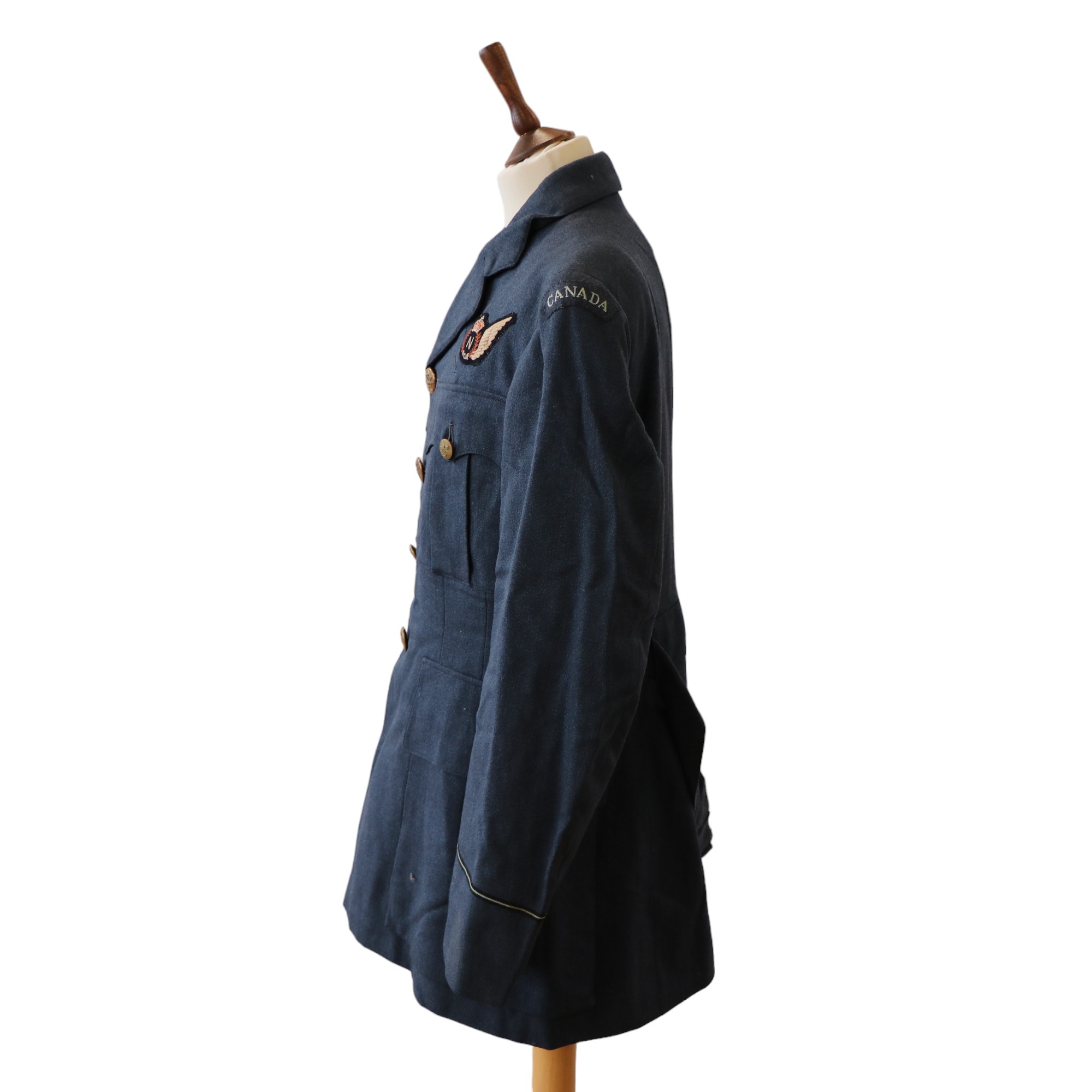 A Second World War Royal Canadian Air Force Pilot Officer Navigator's tunic - Image 2 of 5