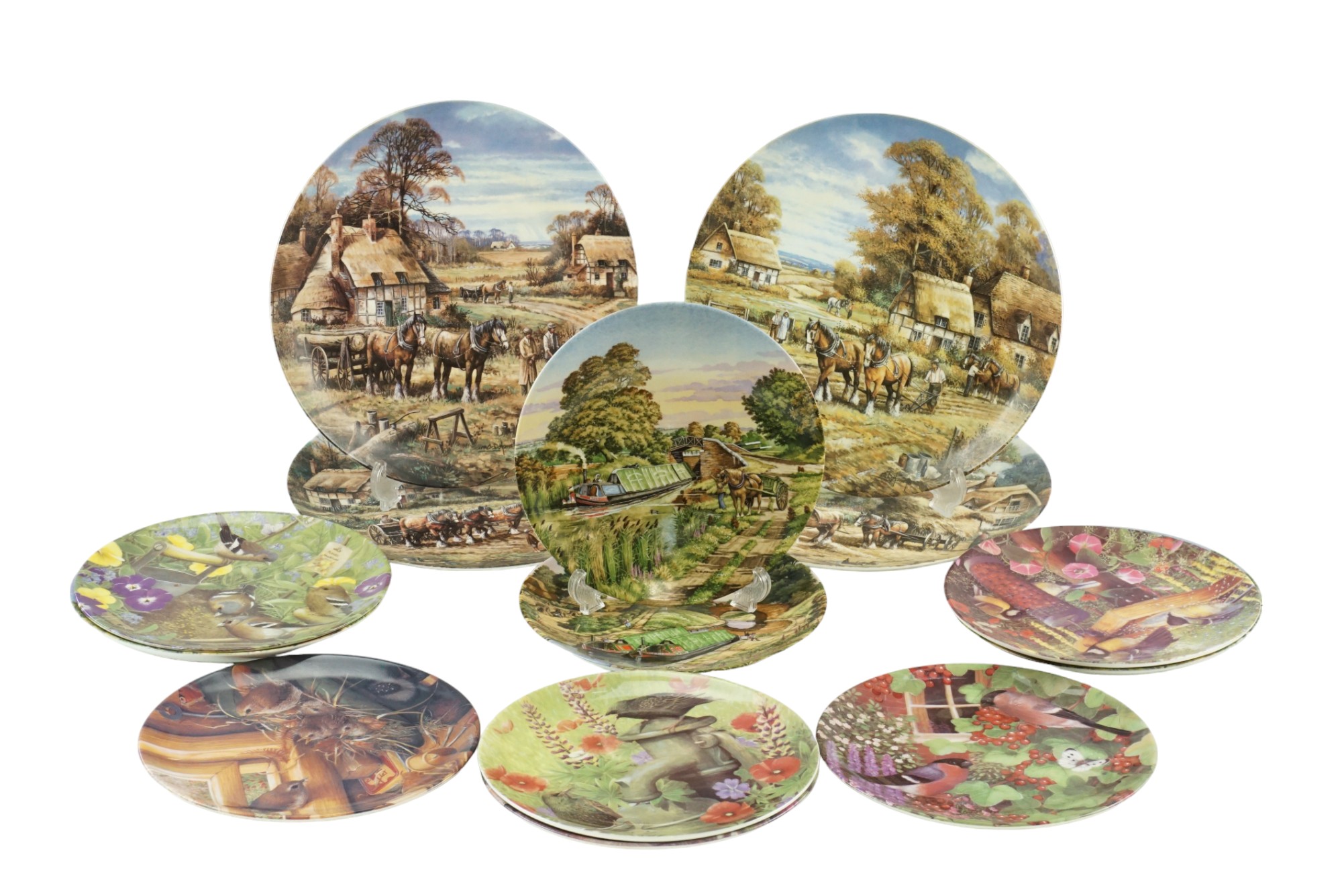 A group of collectors' plates including Wedgwood, Vinogradov and Coalport
