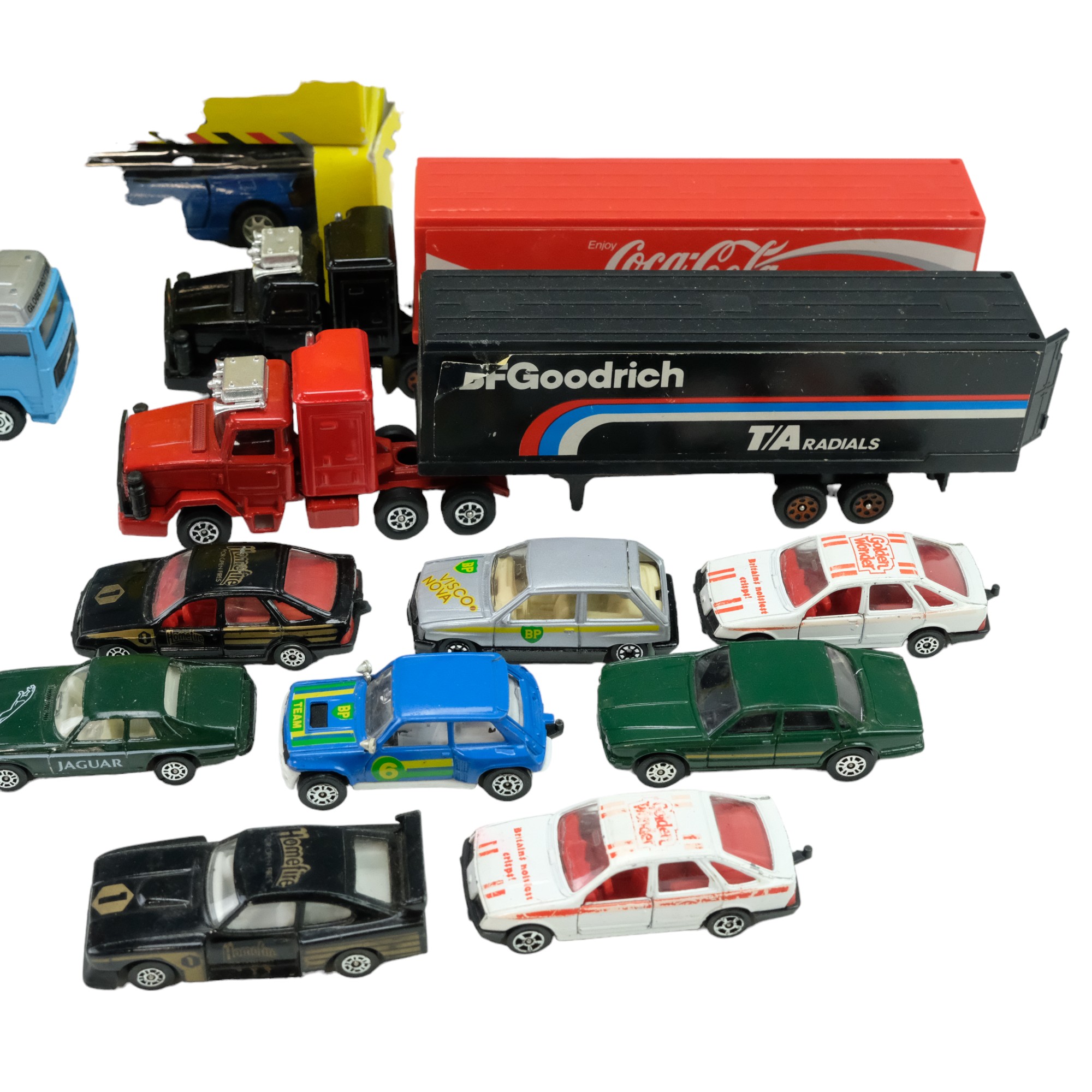 Corgi and Matchbox diecast model cars and wagons including a Coca-Cola wagon, play-worn - Image 4 of 4