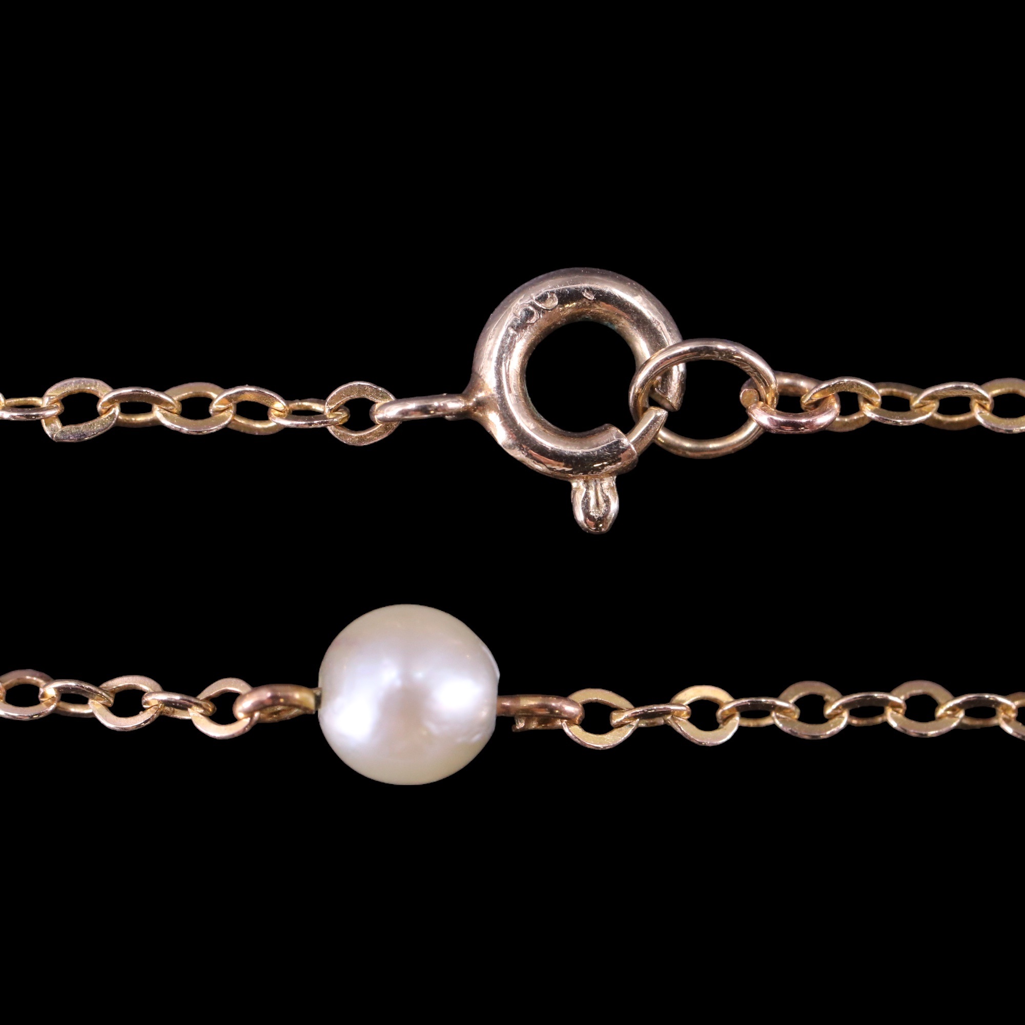 A pearl and 9 ct yellow metal necklace, being a fine belcher link neck chain interspersed with - Image 2 of 3