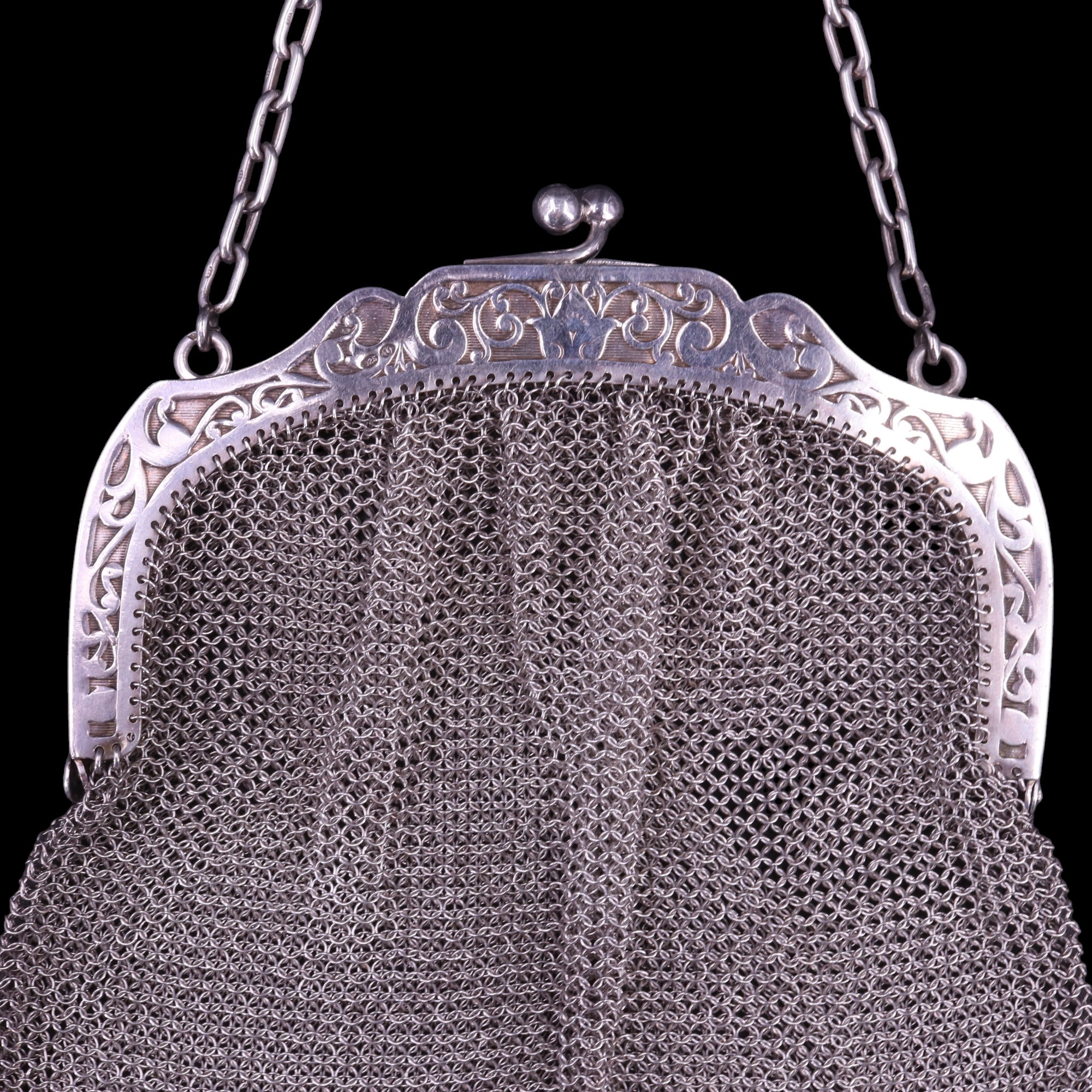 An early 20th Century European silver mesh evening bag, apparent Paris Foreign Silver Small Articles - Image 2 of 4