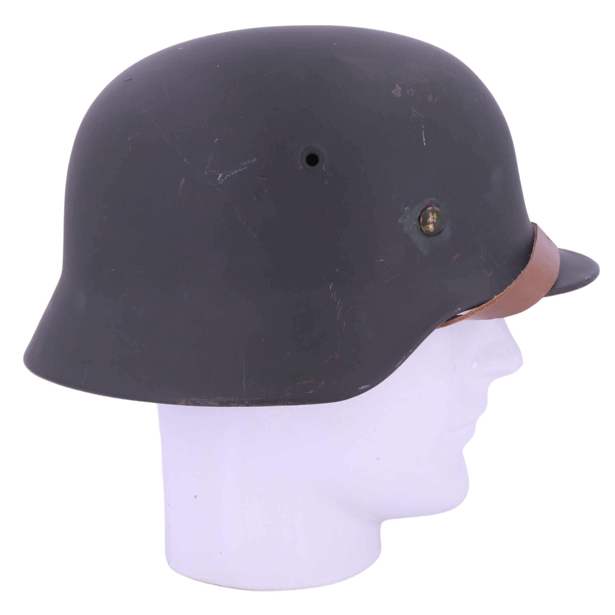 A German Third Reich steel helmet, re-painted and re-lined - Image 3 of 7
