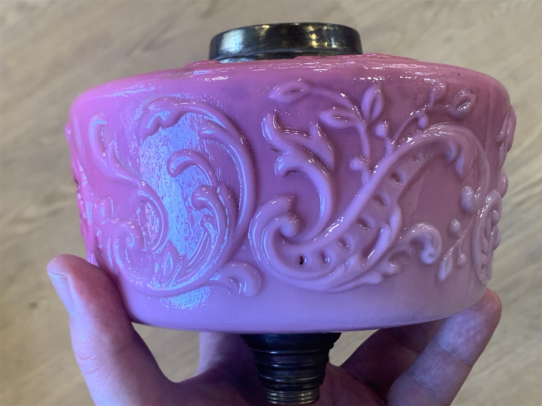 A Victorian columnar oil lamp, having a Duplex burner and floral-scroll-moulded pink opaline glass - Image 8 of 12