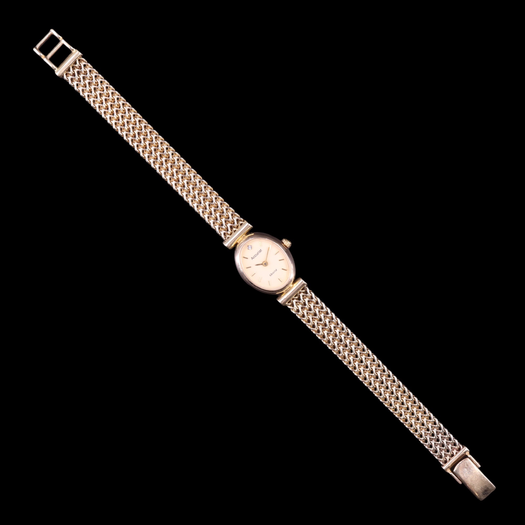 A lady's 2004 Accurist "Gold" 9 ct gold dress wristwatch, having a quartz movement and oval face set - Image 3 of 4