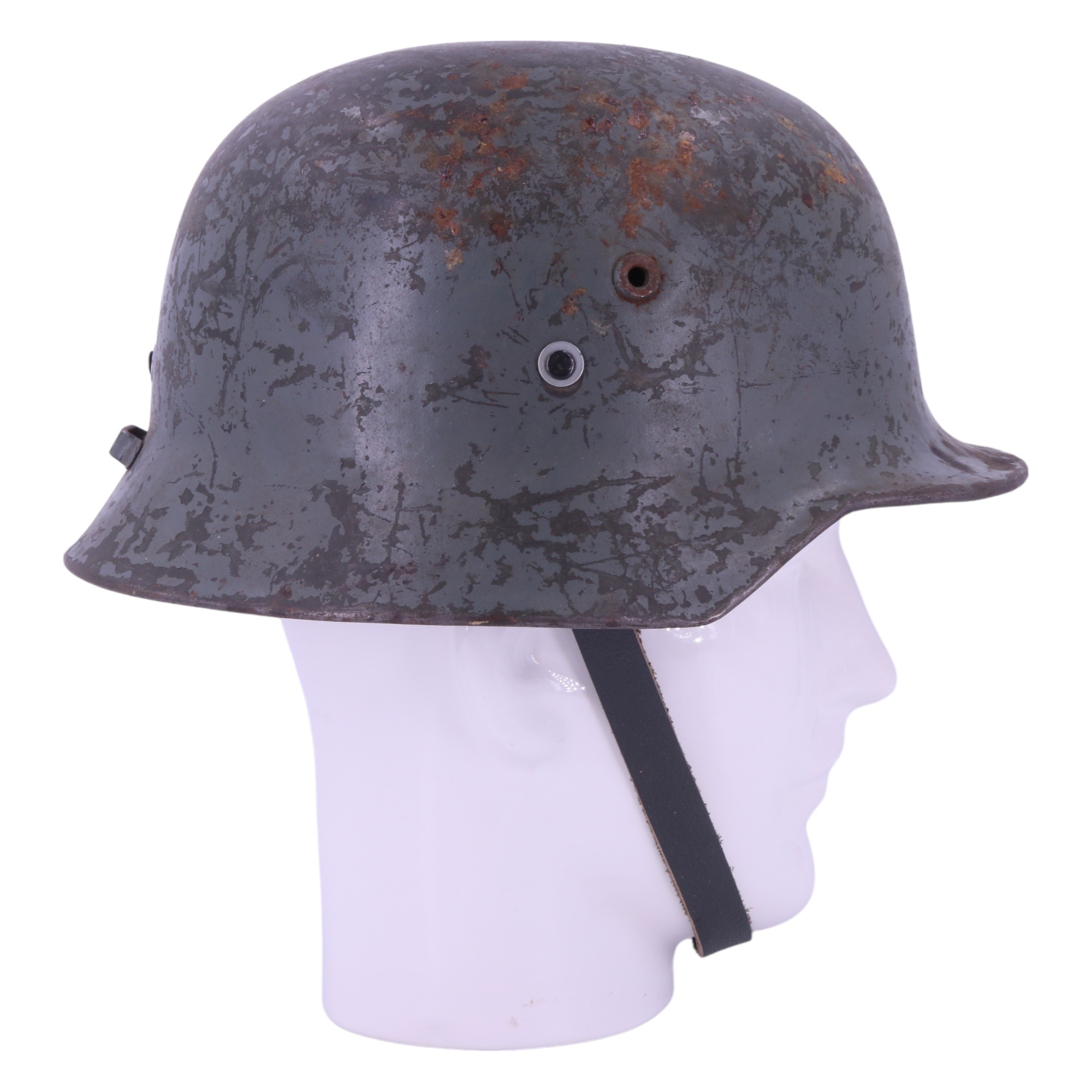 A Bulgarian-manufactured Finnish Army M35/38 steel helmet - Image 3 of 8