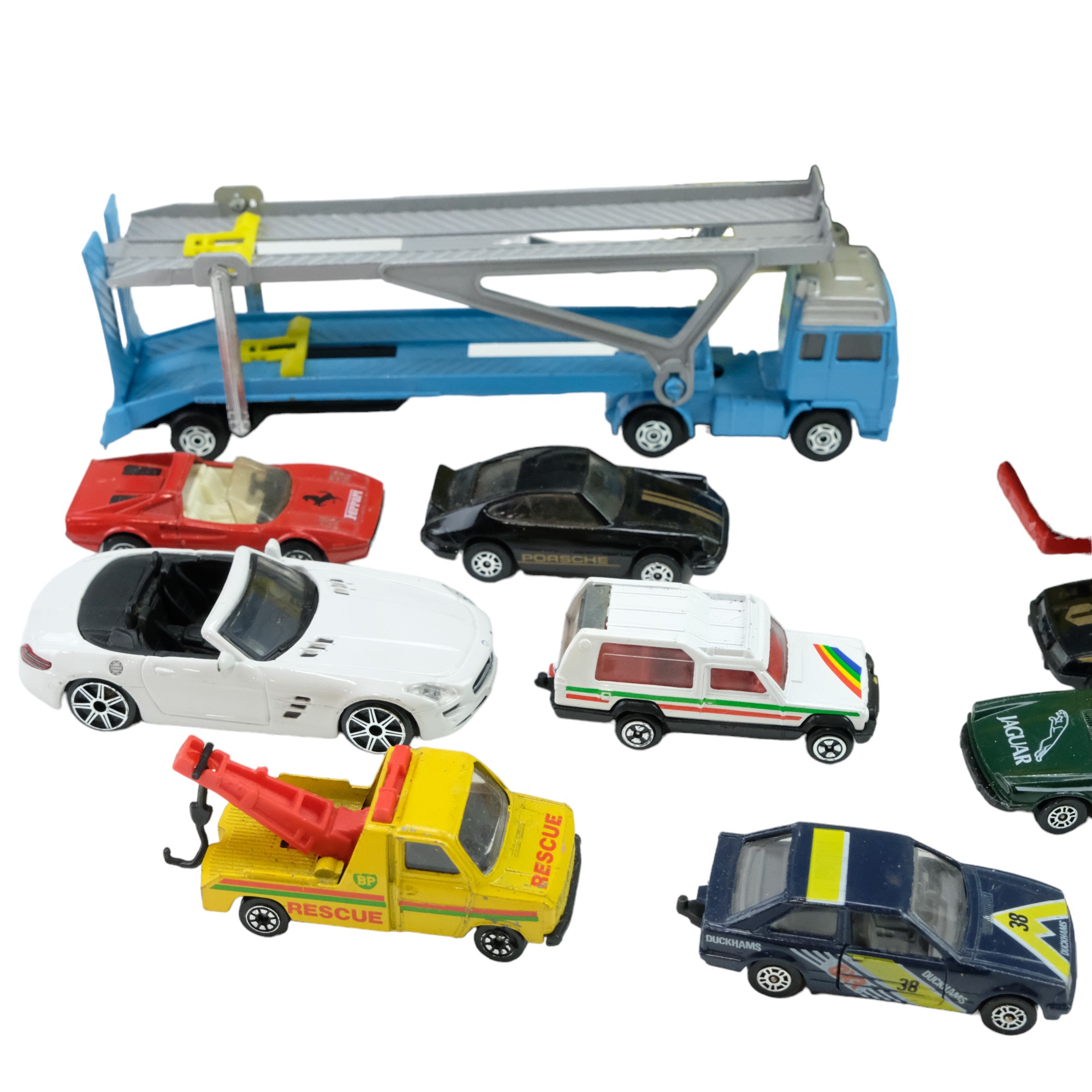 Corgi and Matchbox diecast model cars and wagons including a Coca-Cola wagon, play-worn - Bild 3 aus 4