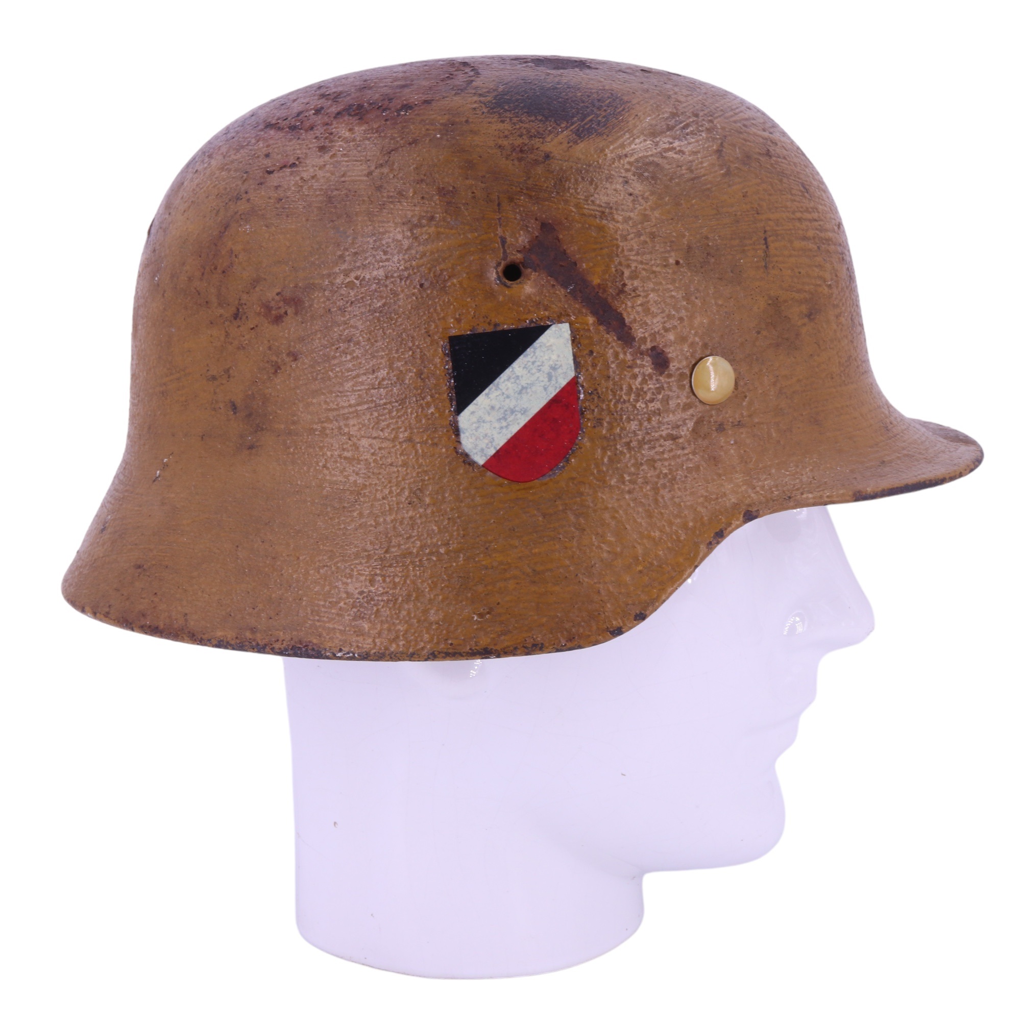 A German Third Reich steel helmet, re-painted and re-lined - Image 3 of 7