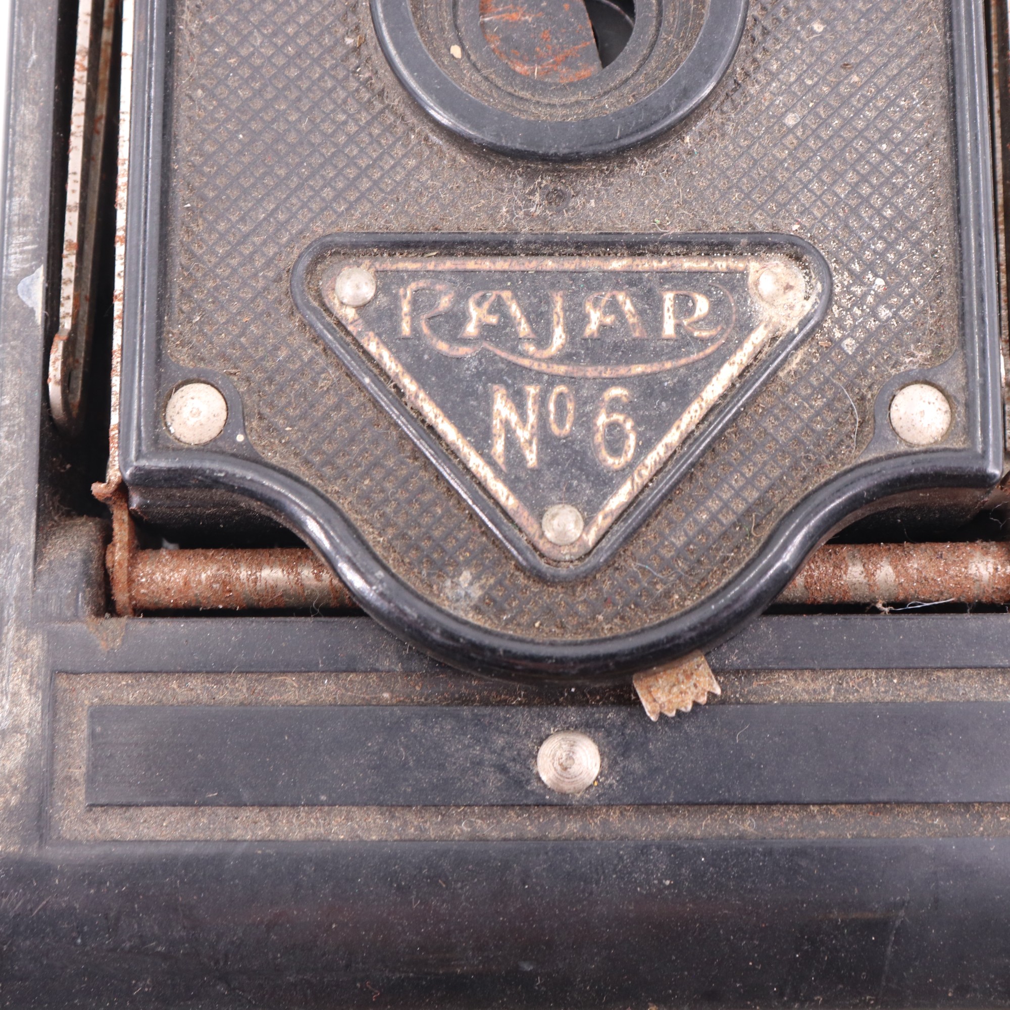Two 1930s folding roll-film cameras comprising a cased Kodak Folding Brownie Six-20 and a Rajar No - Image 4 of 4