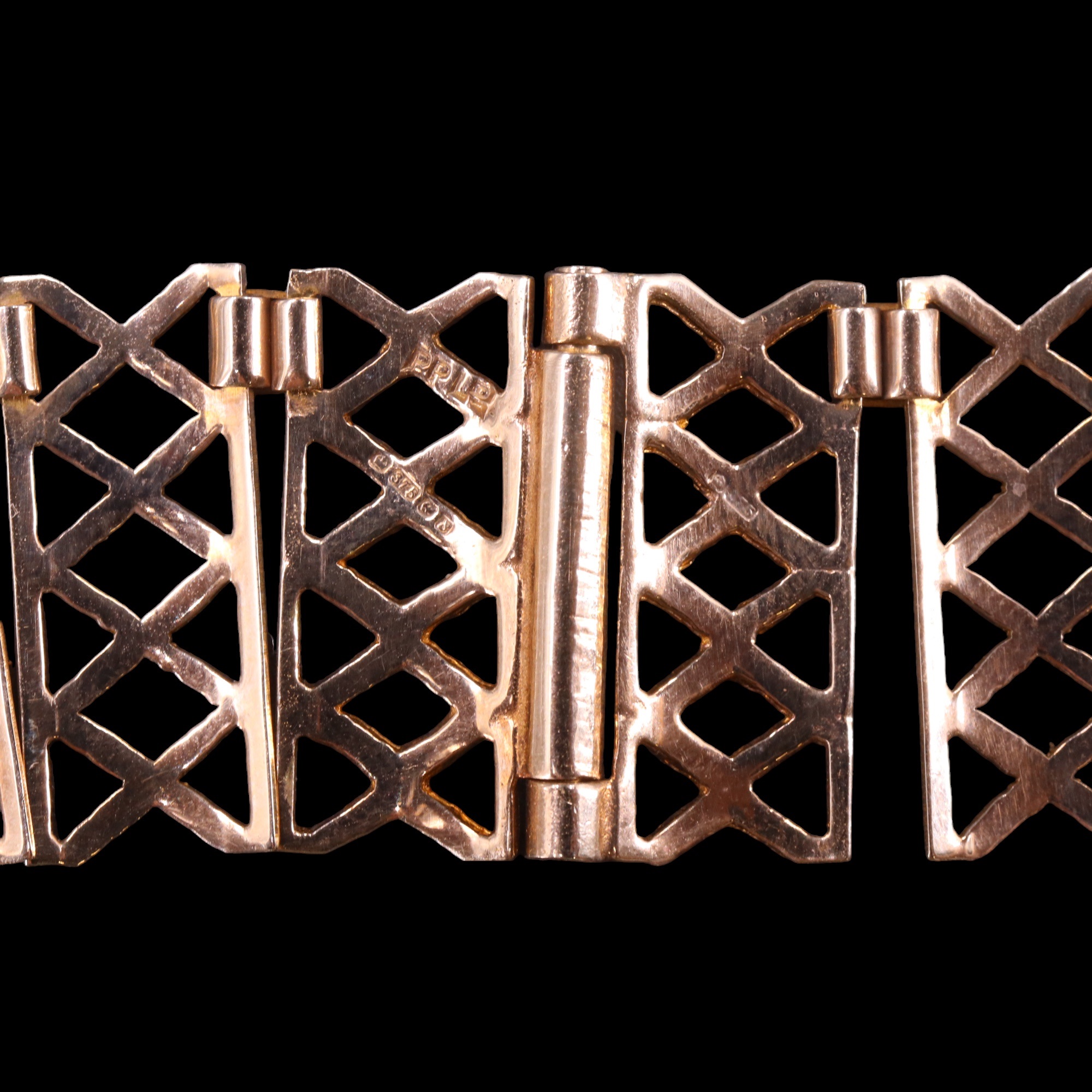 A 1960s cased 9 ct gold collar necklace being a continuous fringe of oblong textured latices captive - Image 4 of 4