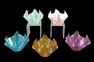 Five glass handkerchief bowls, tallest 10 cm