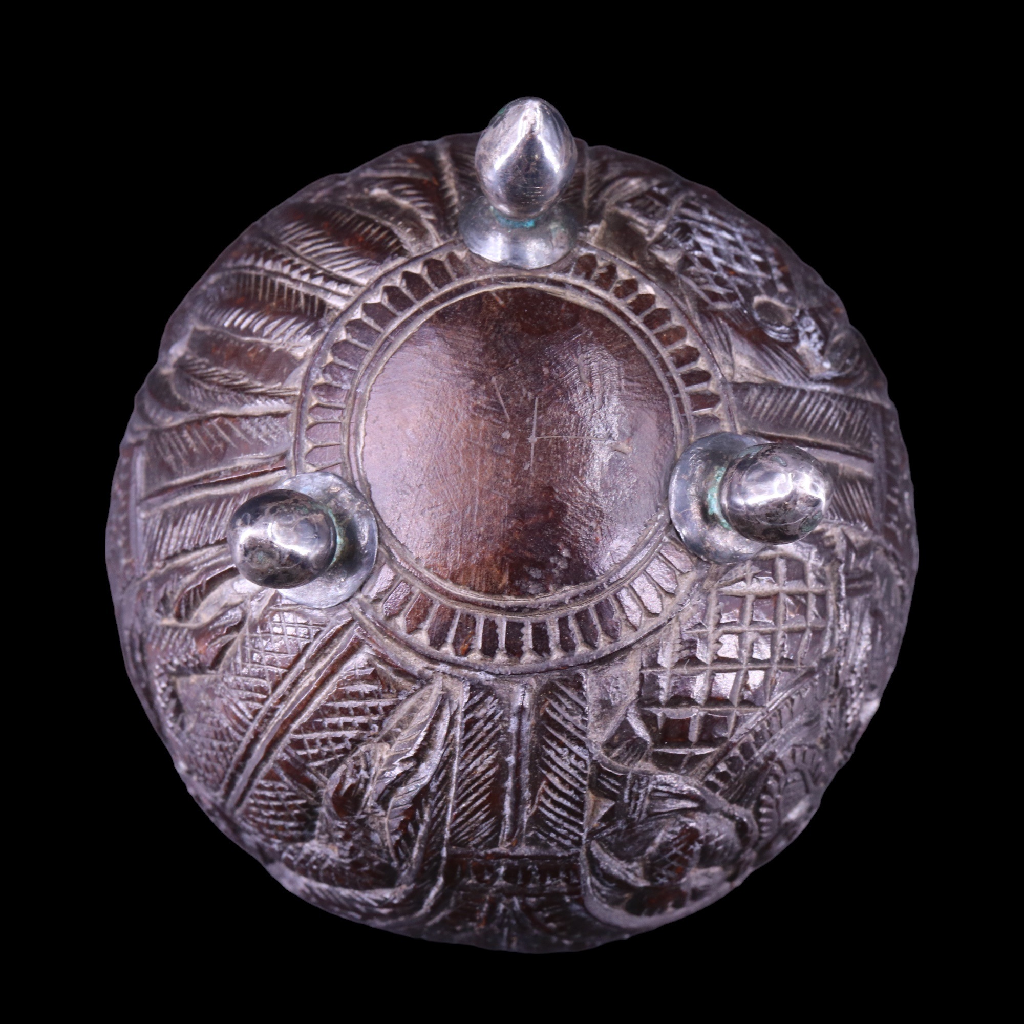 A late 19th / early 20th Century South Asian small white metal mounted coconut cup, 6 cm - Image 5 of 5