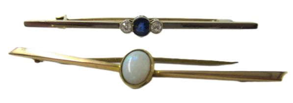 White and yellow metal sapphire and diamond set bar brooch / tie pin, 4g together with 9ct gold