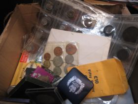 Quantity of miscellaneous World coins in folder pages, cases and loose