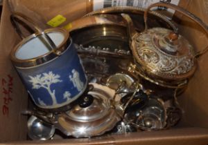 Miscellaneous items of silver plate