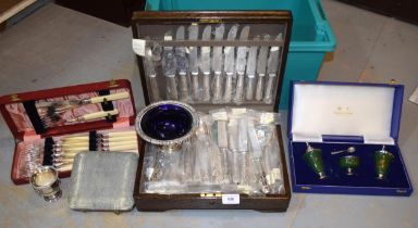 Oak case containing a quantity of Mappin & Webb silver plated Kings pattern cutlery, together with a