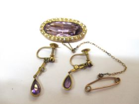 15ct Gold split pearl and amethyst brooch, together with a similar pair of 9ct gold earrings