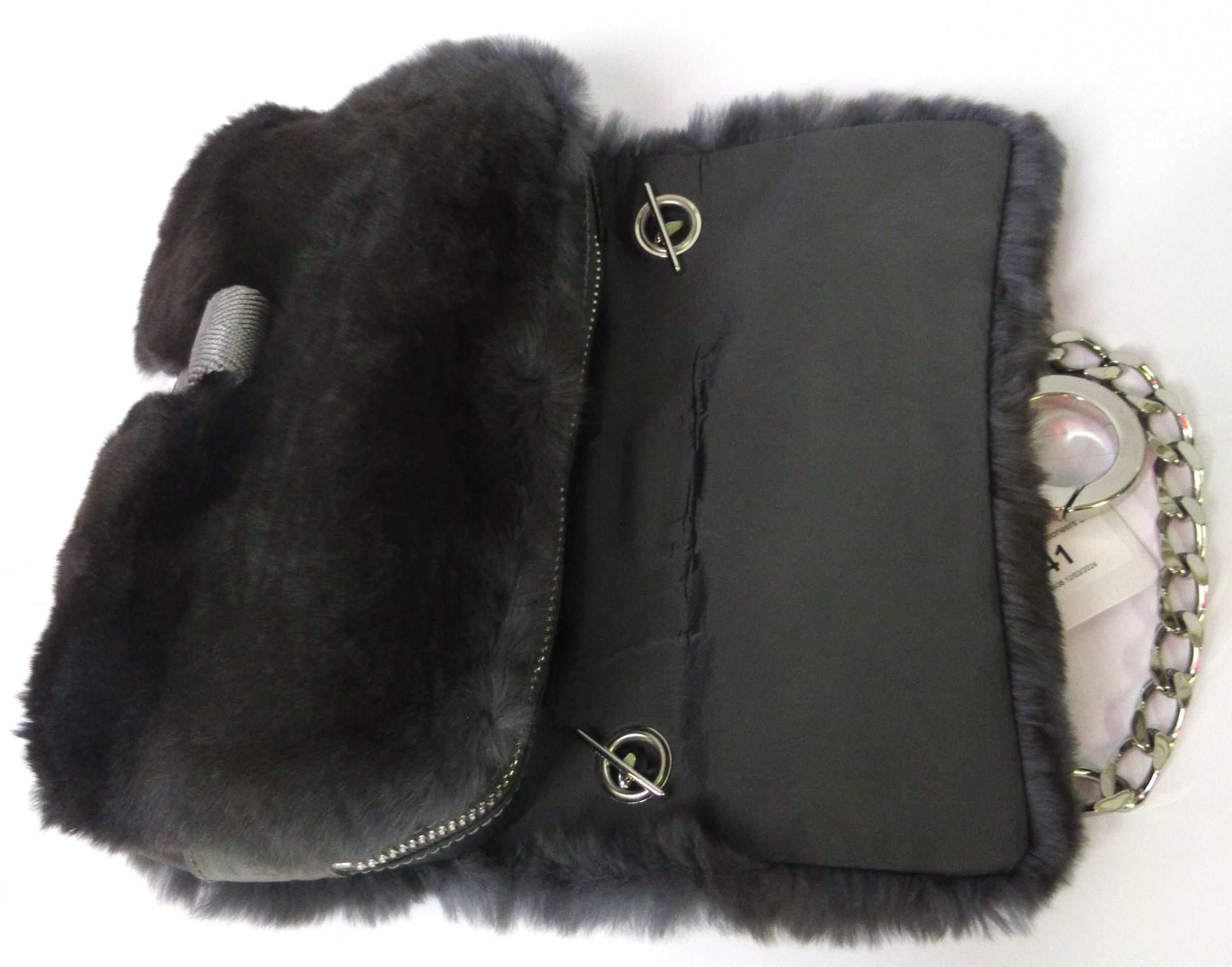 Chanel, 2005 / 2006 Limited Edition rabbit fur classic flap shoulder bag with silver tone hardware - Image 5 of 8