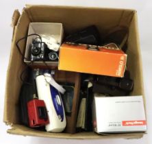 Box containing a quantity of various novelty cameras, two boxed 3D cameras, miniature cameras etc.