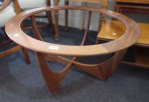 20th Century G Plan teak circular coffee table lacking glass insert top, 84cm diameter Diameter of