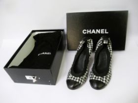Chanel, pair of gingham block heeled pumps, size 38, with original box and dust covers
