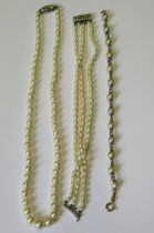 Single strand cultured pearl necklace with 9ct gold clasp, together with a 9ct gold and cultured