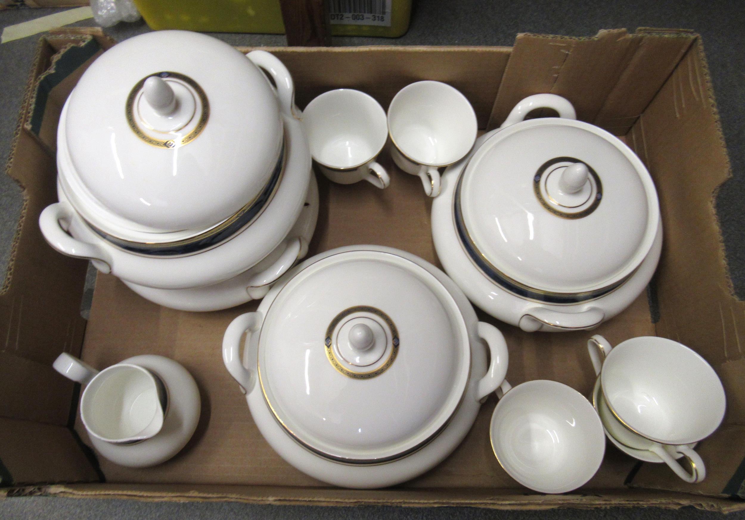 An extensive Royal Doulton Stanwyck dinner and tea service comprising: thirteen 27cm dinner - Image 3 of 3