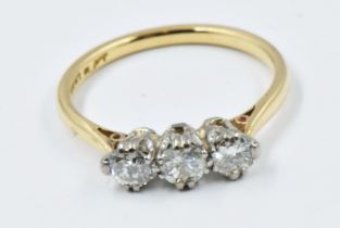 18ct Yellow gold ring set three diamonds, size K.5, 2.5g