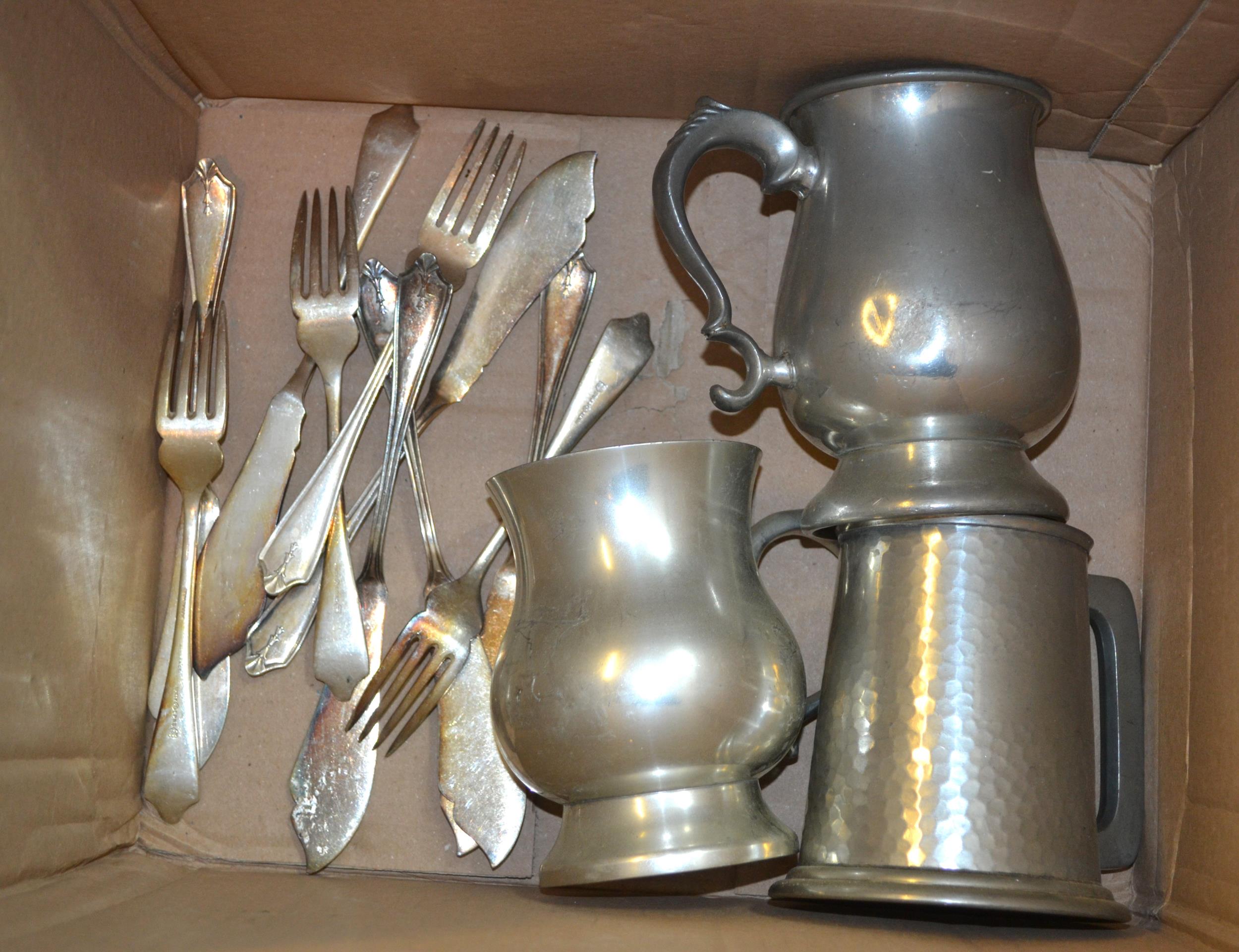 Box containing a quantity of various silver plated items including a two handled tureen and cover, - Image 2 of 2